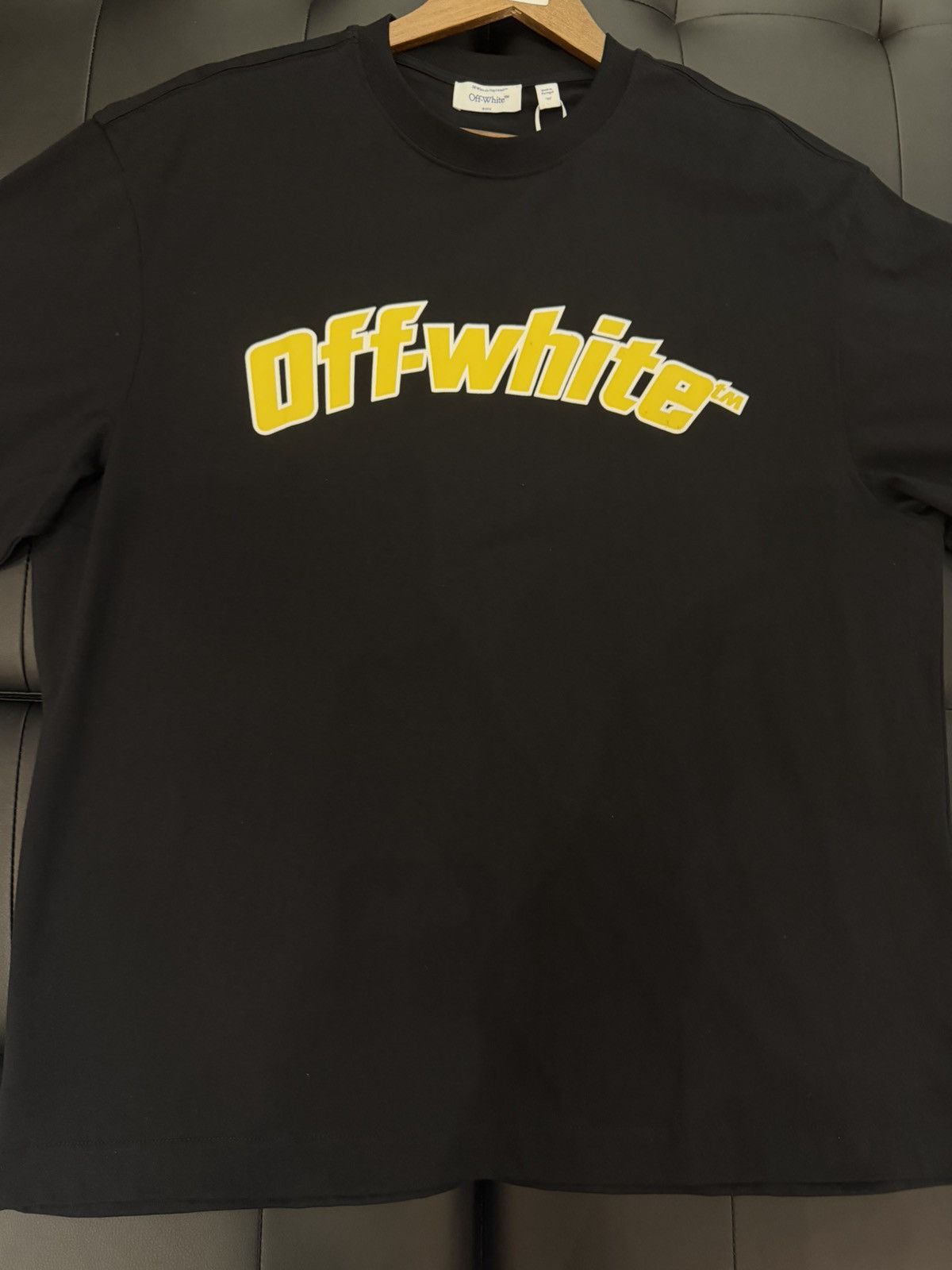Off-White Size M - Off-White Classic Logo T-Shirt Black/Yellow Size US M / EU 48-50 / 2 - 2 Thumbnail