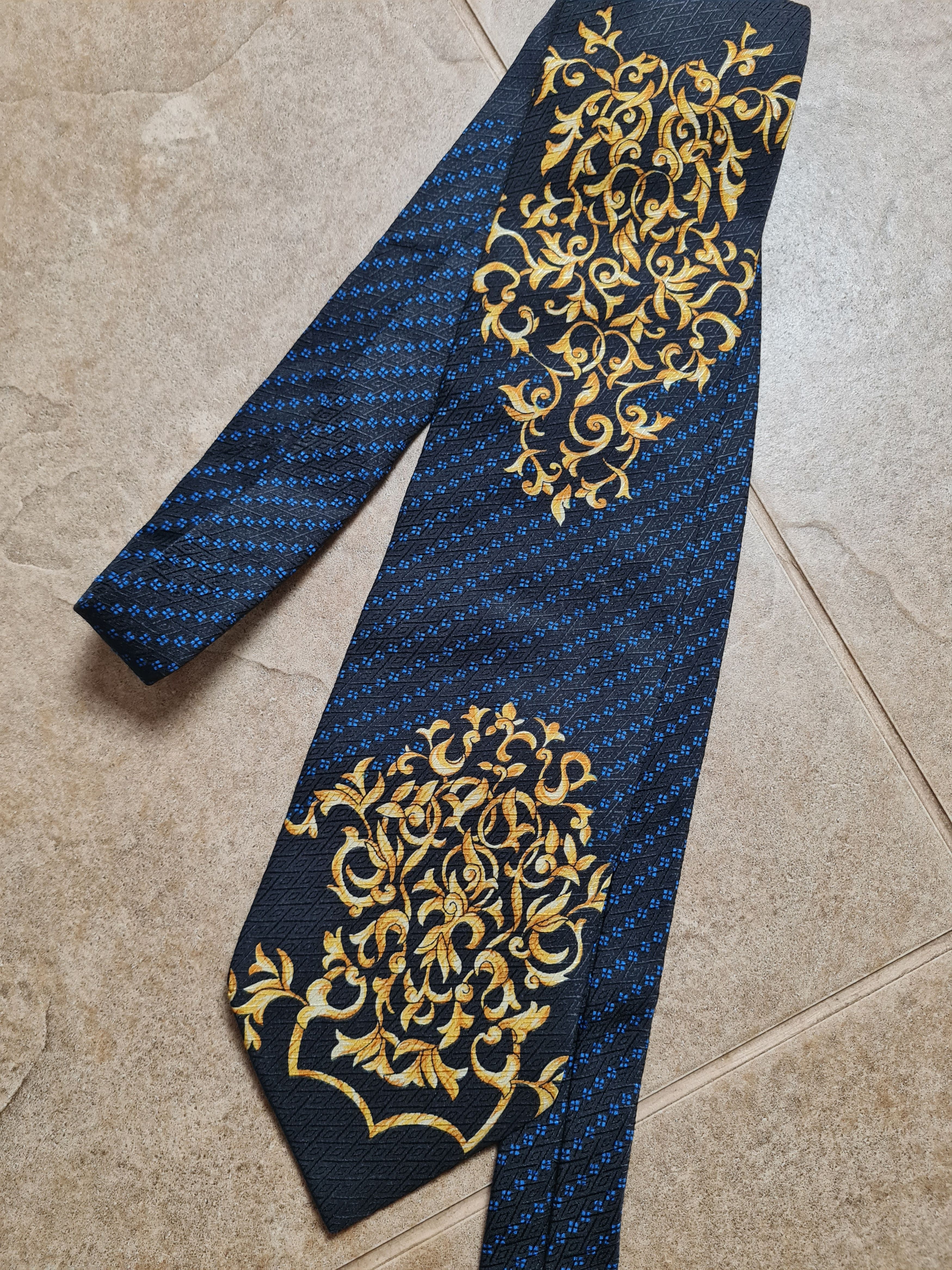 Versace Mens Black Gold Vintage V2 Versace Baroque Print Silk Tie Size ONE SIZE - 16 Thumbnail