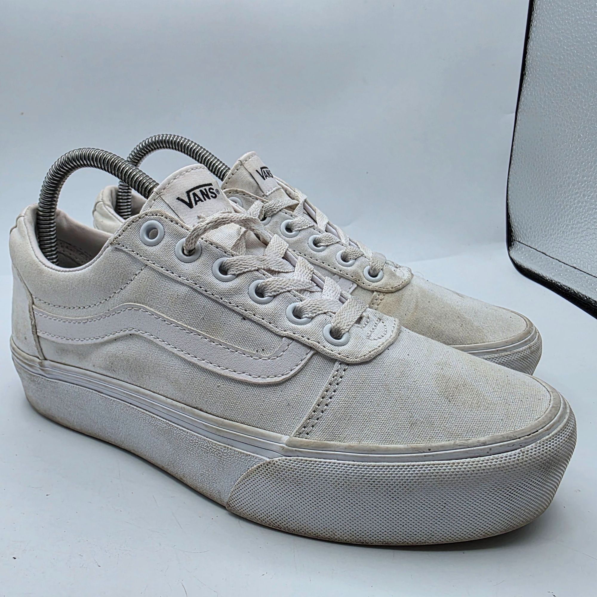 Vans Vans Old Skool Platform Womens Size 8 Triple White Athletic Size US 8 / IT 38 - 1 Thumbnail