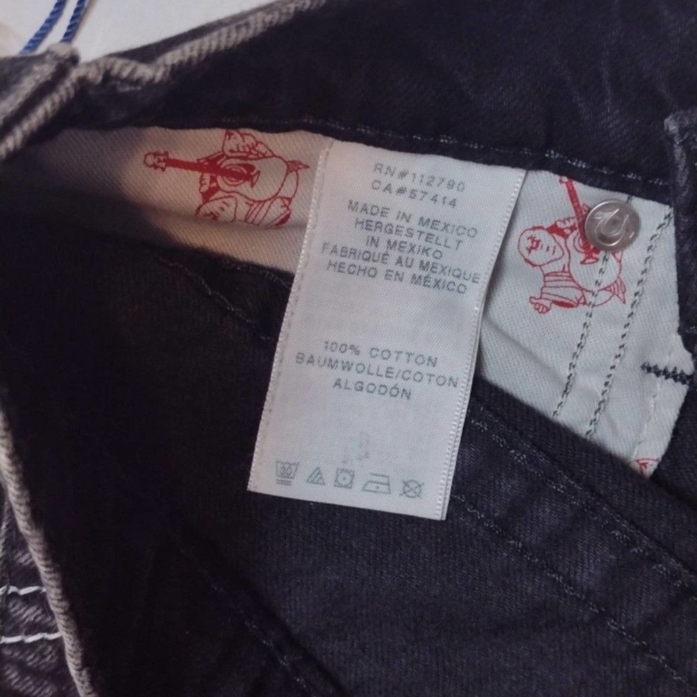 True Religion TRUE religion black distressed hi rise cut off shorts sz 26 Size 26" / US 2 / IT 38 - 6 Thumbnail