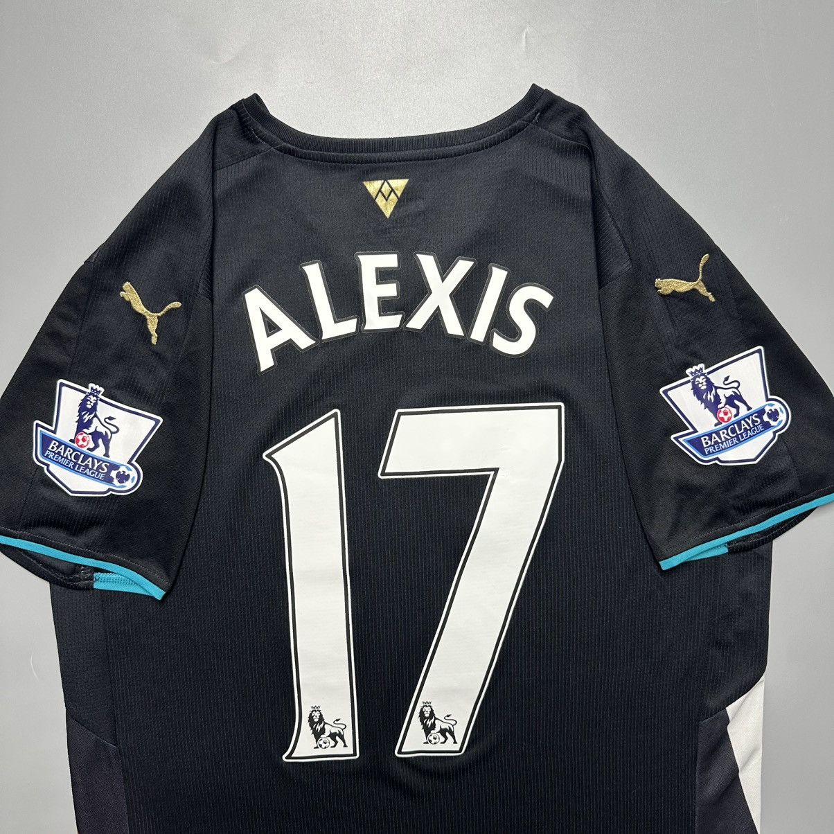 Puma ARSENAL PUMA 2015/2016 FOOTBALL THIRD JERSEY #17 ALEXIS Size US M / EU 48-50 / 2 - 10 Thumbnail