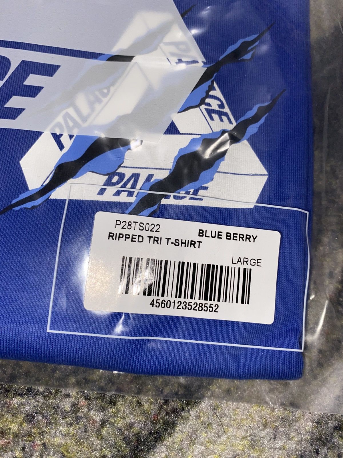 Palace Palace Ripped Tri Ferg T-Shirt Size US L / EU 52-54 / 3 - 4 Thumbnail