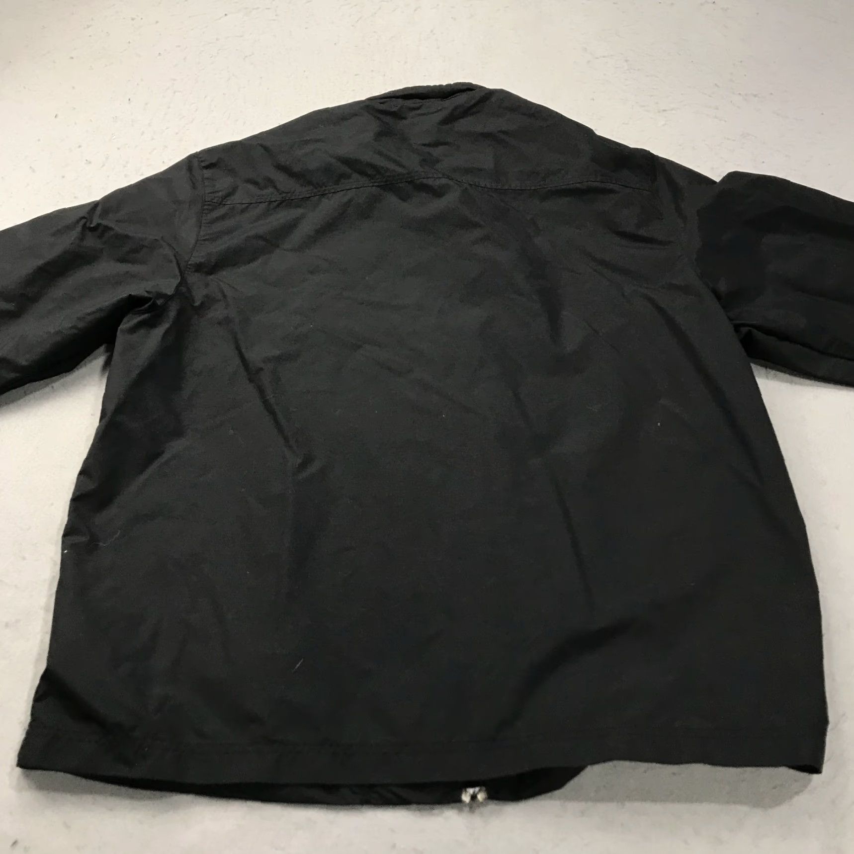 Nike VINTAGE Nike Jacket Mens Large Black White Full Zip Windbreaker Zip Nylon 90s Size US L / EU 52-54 / 3 - 6 Thumbnail