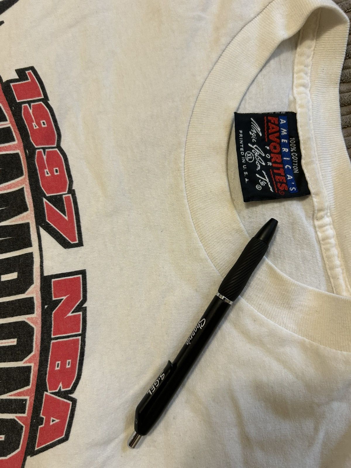 Other 1997 Bulls NBA Vintage Tee Size US XL / EU 56 / 4 - 3 Thumbnail