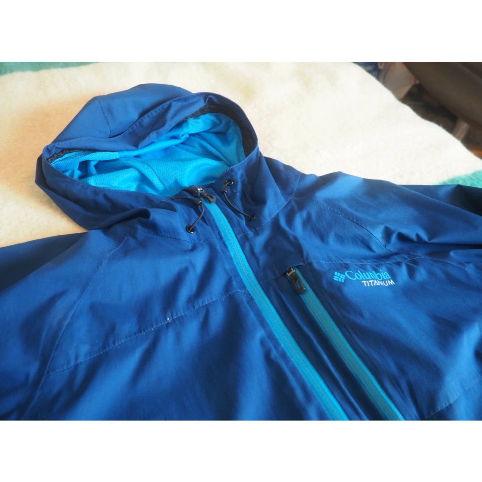 Vintage COLUMBIA Titanium Interchange Hooded Jacket Blue Mens M Medium EUC Rain Jacket Full Zip Nylon Polyester Logo 08s Size US M / EU 48-50 / 2 - 3 Thumbnail