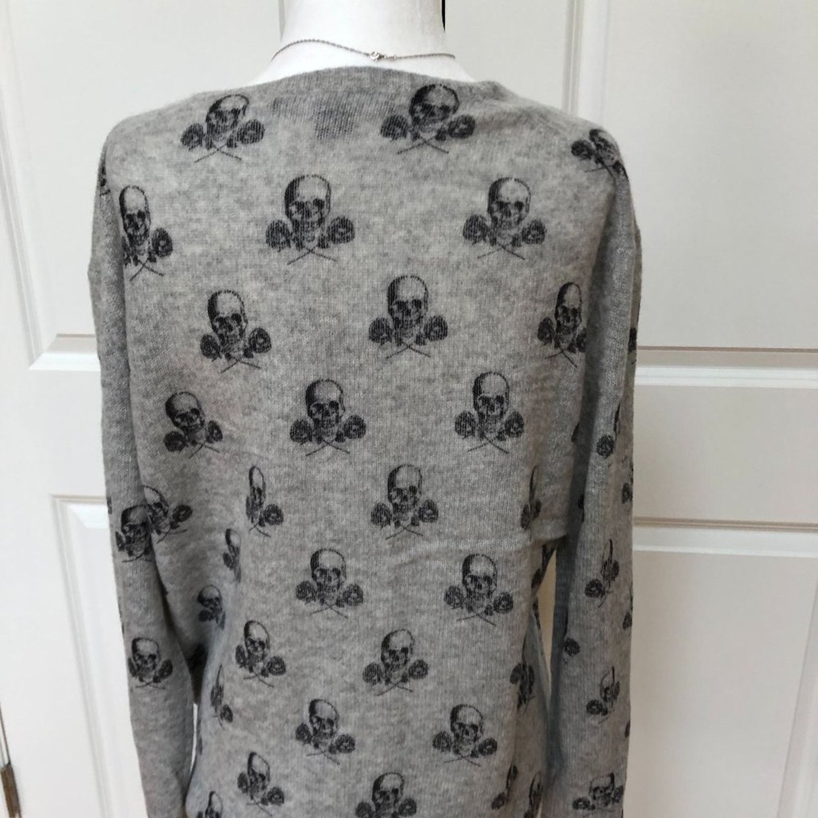 360Cashmere Rose & Skull Print Cashmere Sweater from 360 Cashmere Size XS / US 0-2 / IT 36-38 - 5 Thumbnail