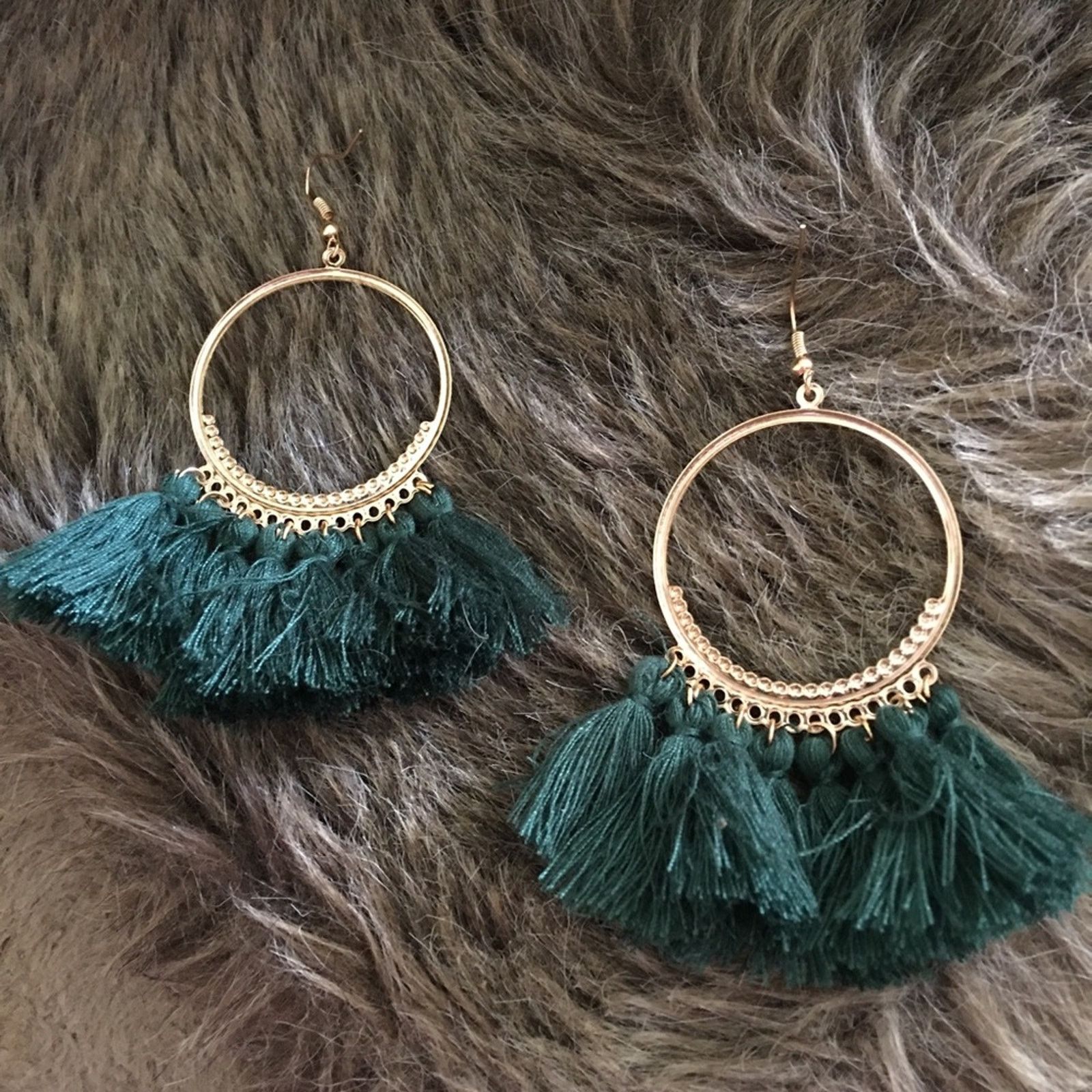 Jewelry Gold tone fish hook green tassel earrings Size ONE SIZE - 5 Thumbnail