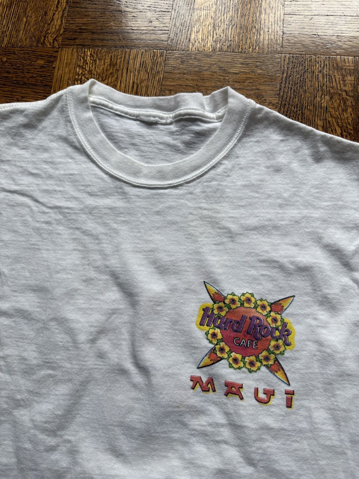 Hard Rock Cafe Vintage Hard Rock Cafe Maui Floral Graphic Tee Size US M / EU 48-50 / 2 - 6 Thumbnail
