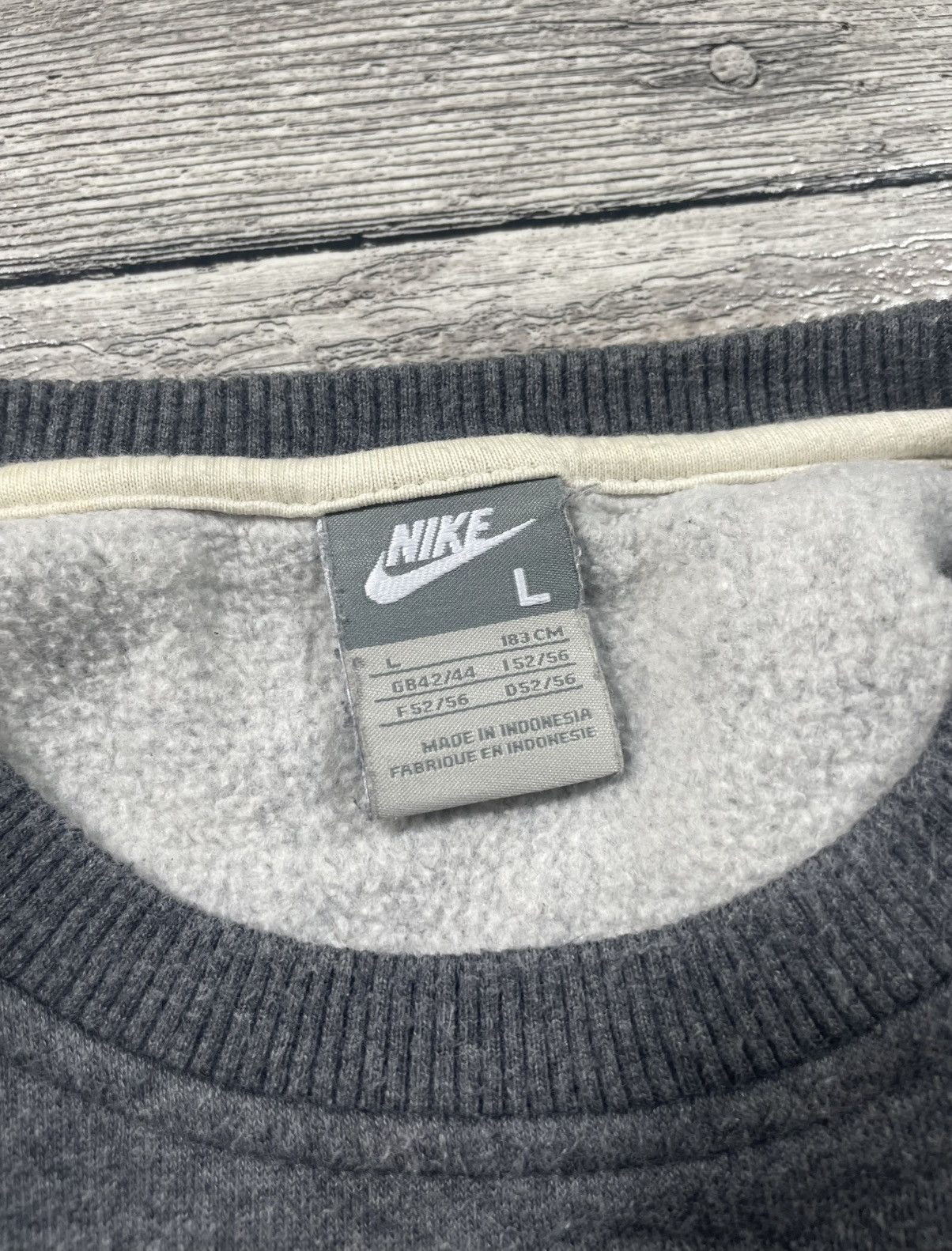 Nike Rare Vintage Nike Sweatshirt 2000s Big Logo Streetwear Size US L / EU 52-54 / 3 - 6 Thumbnail