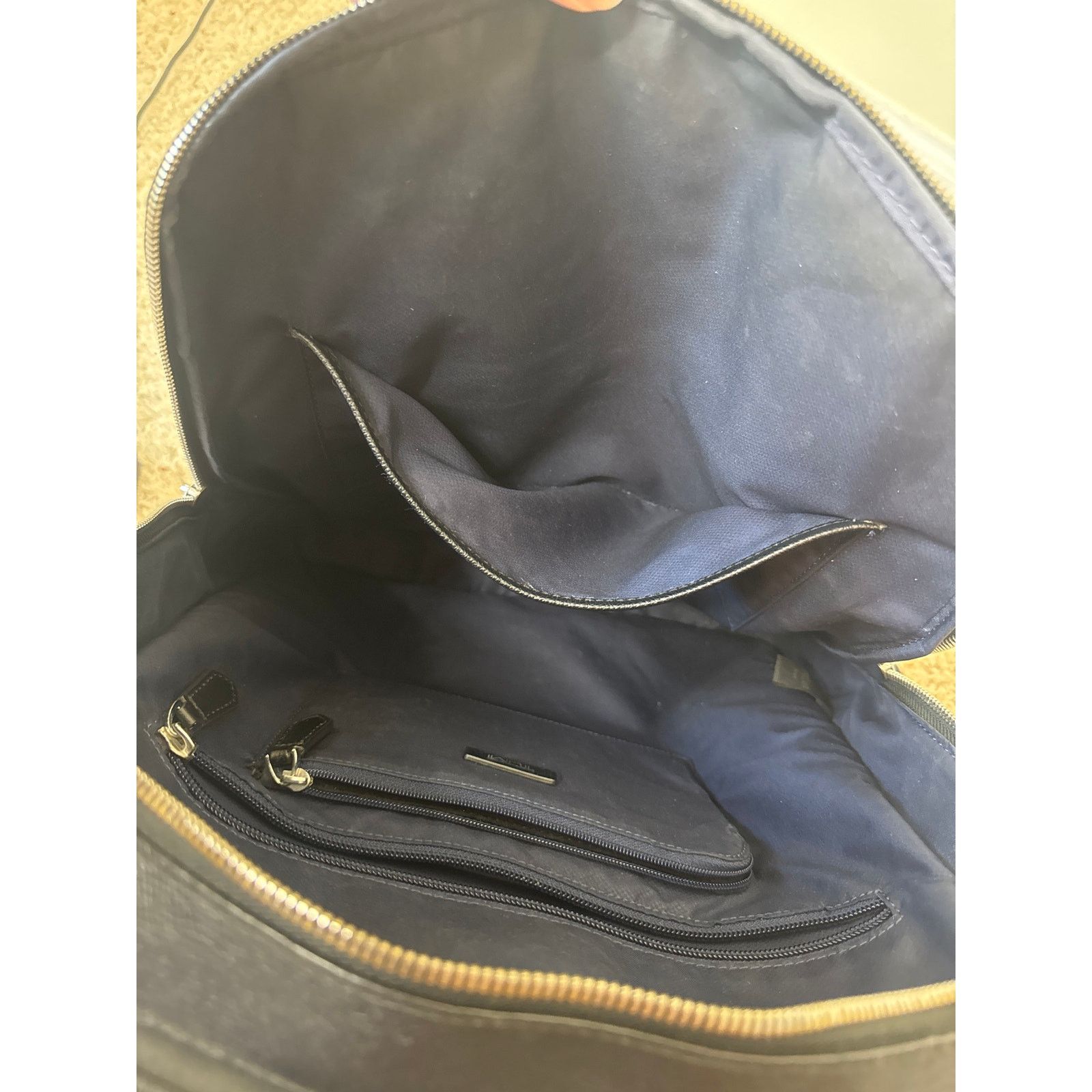 patagonia lightweight travel bag Courier – pack your bag and Colour:Wild West Escape Cettire Made:  China Patagonia's Black Hole duffel