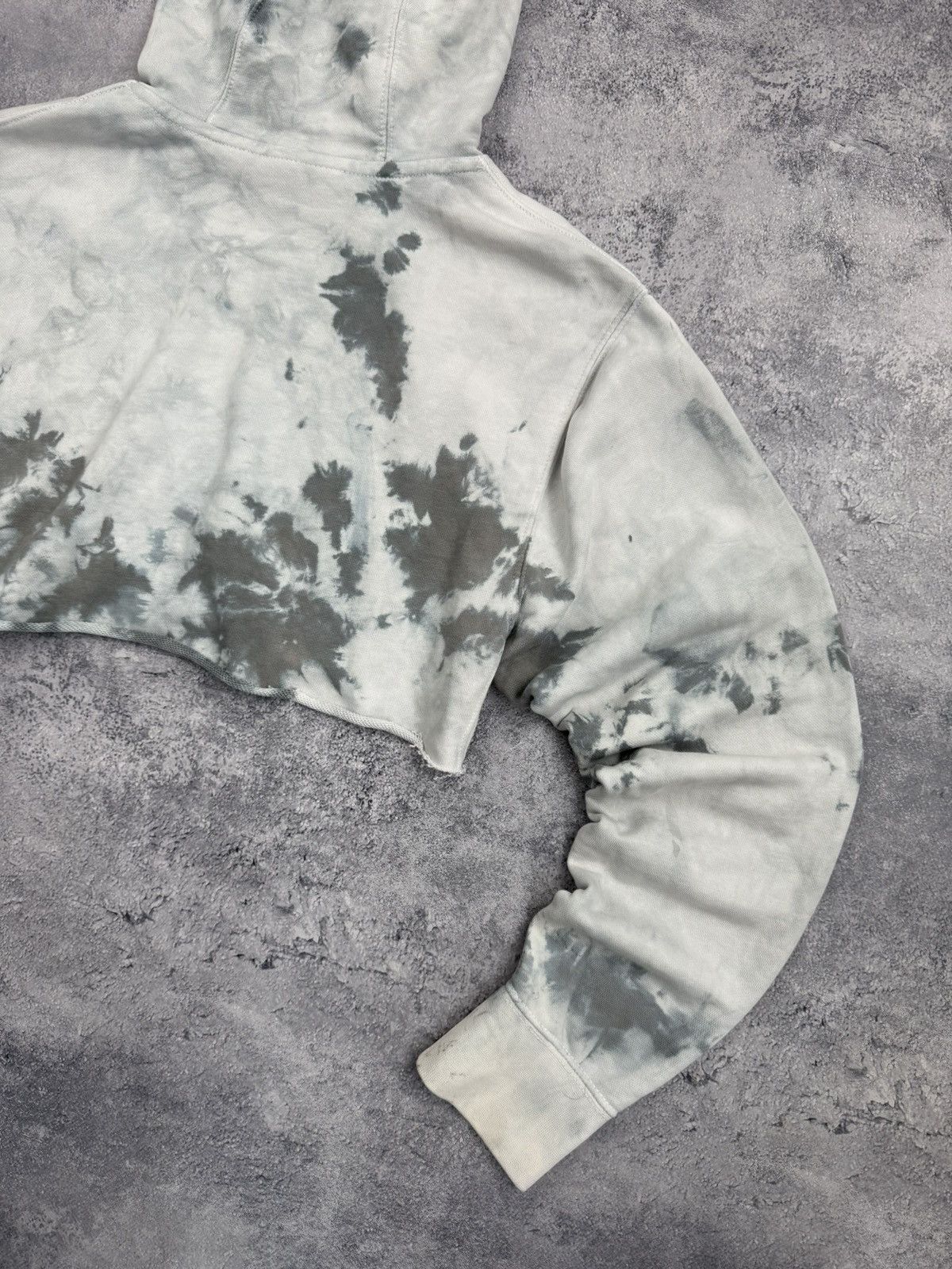 Nike Vintage Nike Y2K Cropped Hoodie Tie Dye Streetwear Size XS / US 0-2 / IT 36-38 - 15 Thumbnail