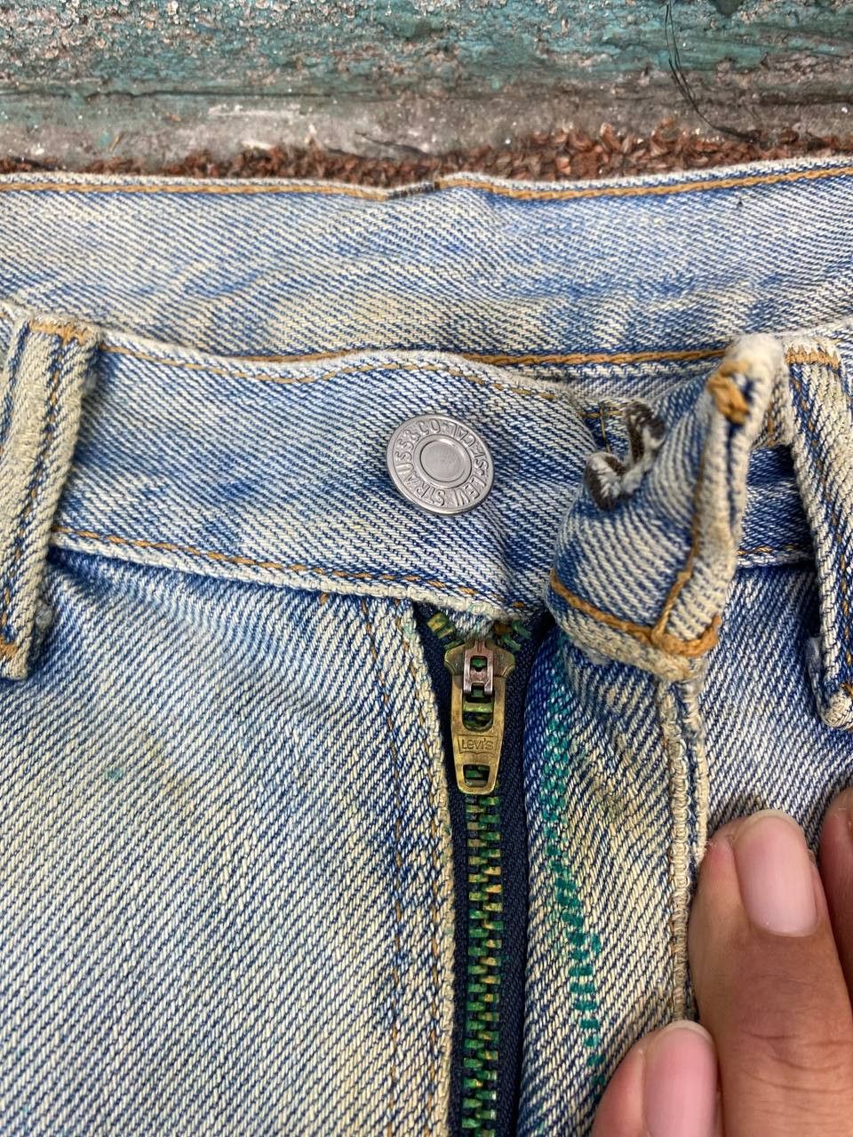 Levi's vintage levis 550 relaxed fit distressed denim Size US 34 / EU 50 - 12 Thumbnail