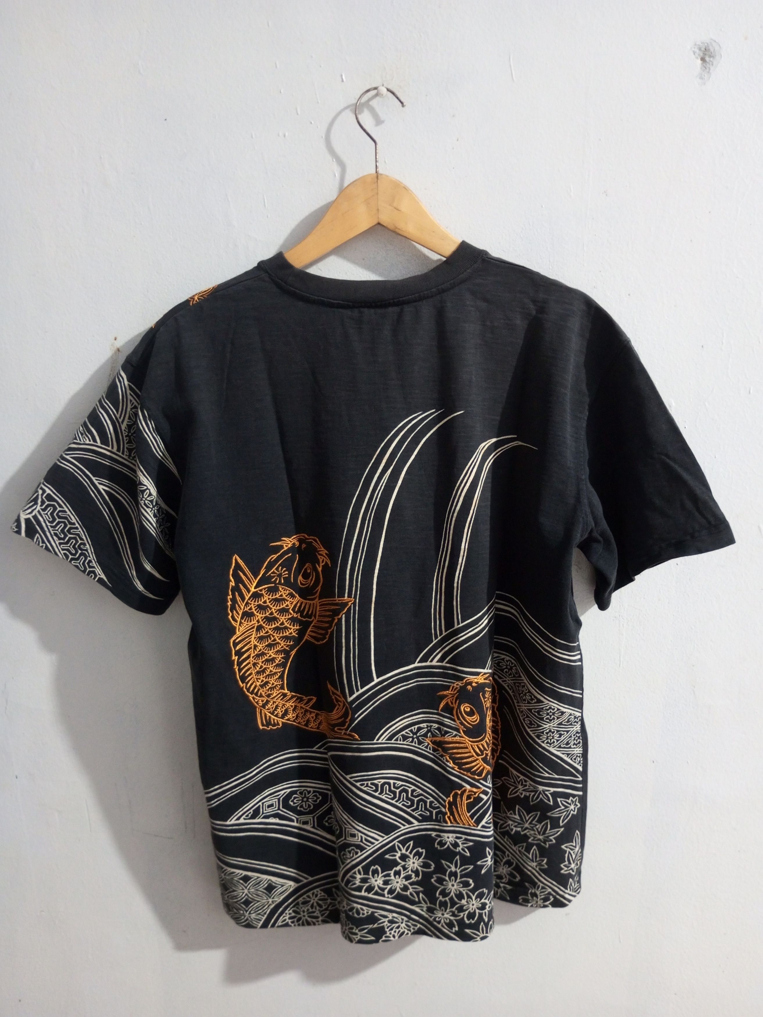 Karakuri Tamashii Vintage sukajan Embroidery koi sun fadded tee Size US L / EU 52-54 / 3 - 5 Thumbnail