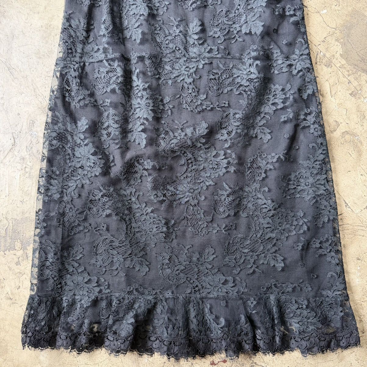 Balenciaga Balenciaga - Nicolas Ghesquière - 2009 Black Lace Midi Dress Size S / US 4 / IT 40 - 5 Thumbnail