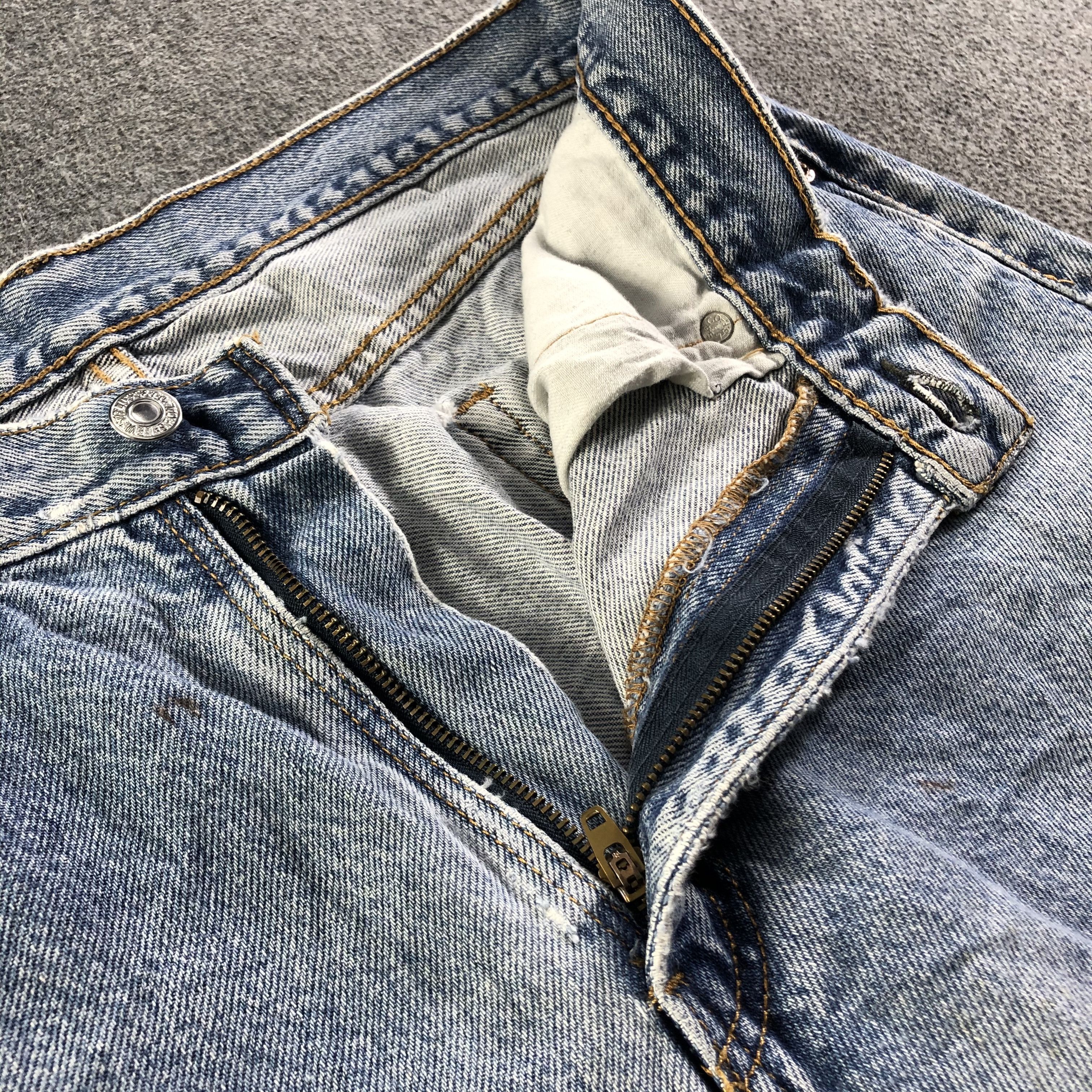 Levi's Vintage Blue Wash Levis 505 Jeans-J3212 Size US 35 - 8 Thumbnail
