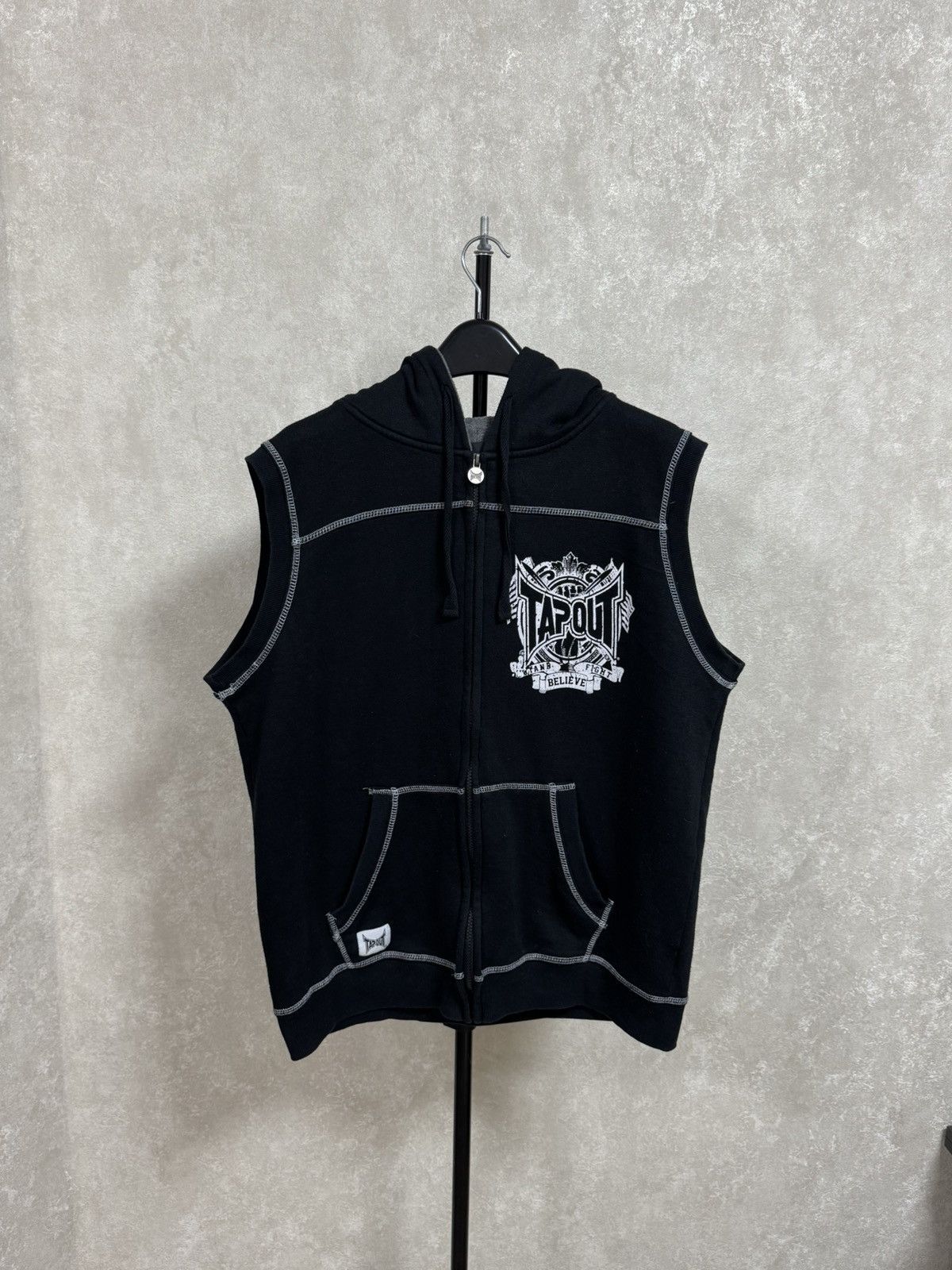 Tapout Vintage TAPOUT Fight Black Zip Vest Hoodie Size L Men’s Size US L / EU 52-54 / 3 - 4 Thumbnail