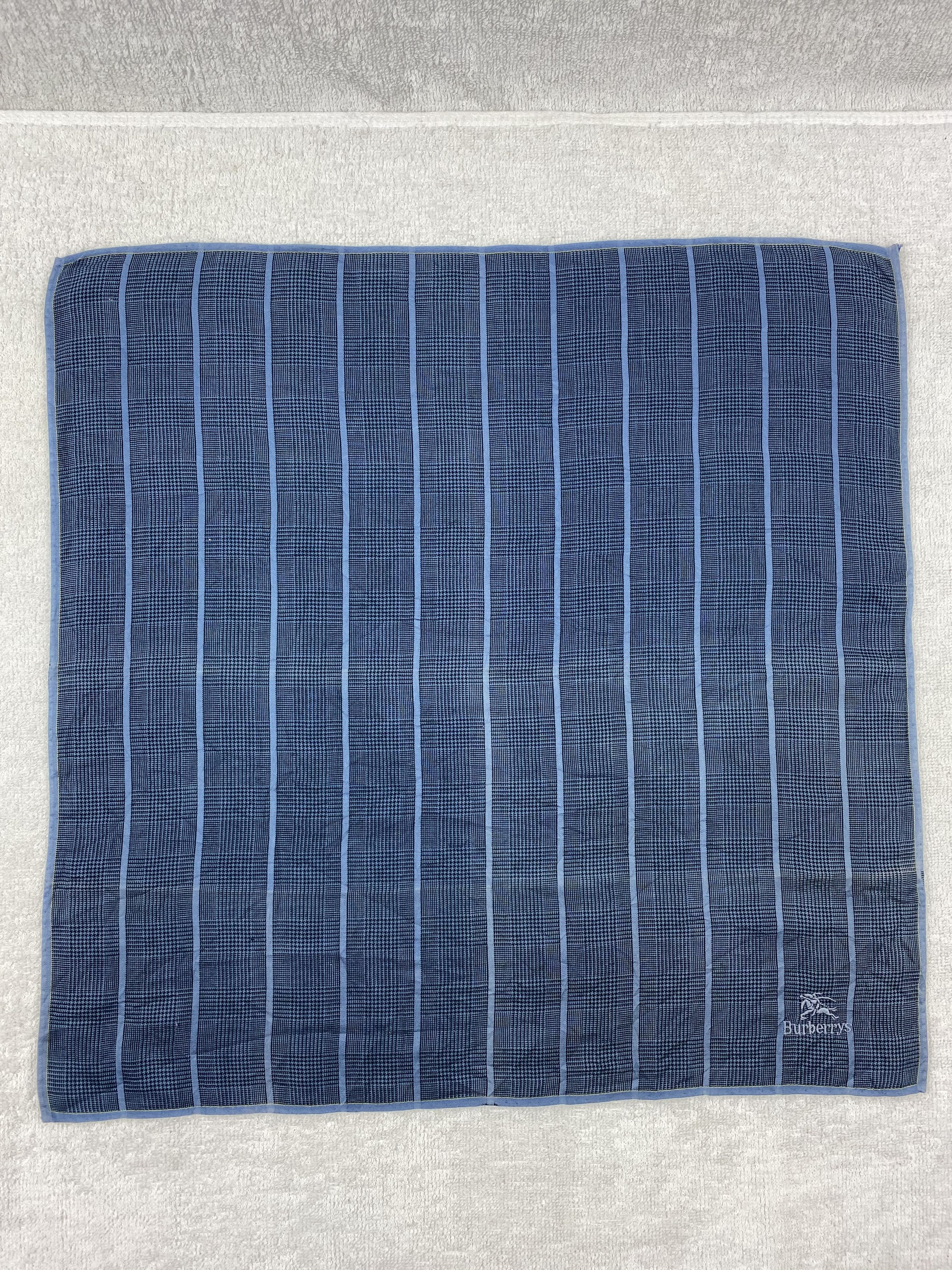 Burberry Burberry Handkerchief / Bandana / Neckerchief Size ONE SIZE - 3 Thumbnail