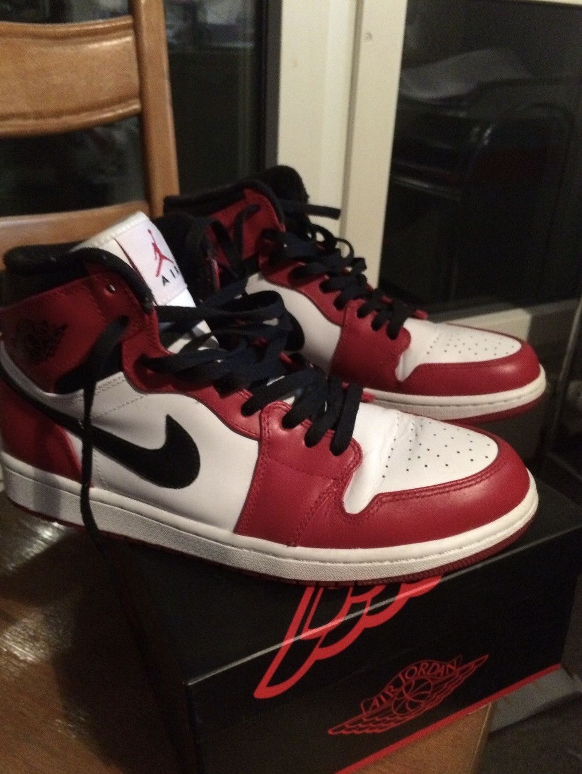 Jordan Brand Jordan 1 Chicago 2013 Size US 9.5 / EU 42-43 - 1 Thumbnail