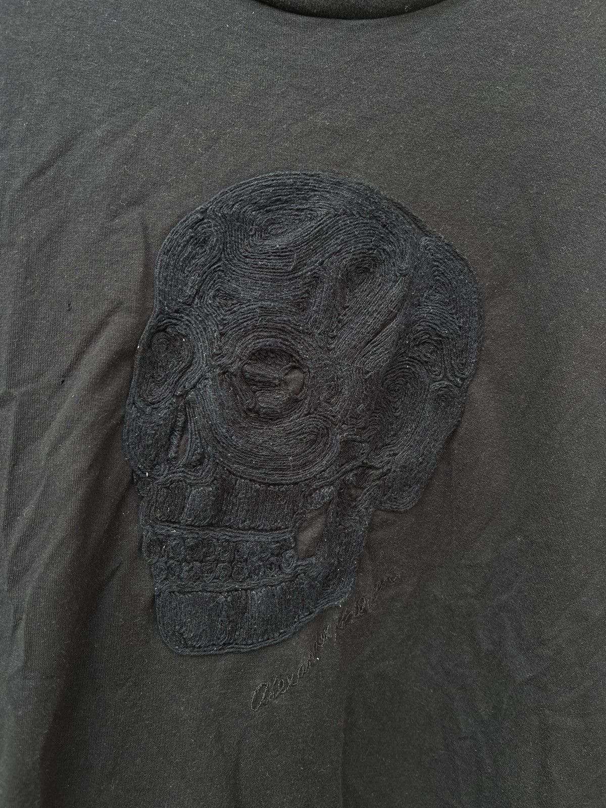Alexander McQueen Alexander McQueen Blackout Embroidered Skull Size US XXL / EU 58 / 5 - 3 Thumbnail
