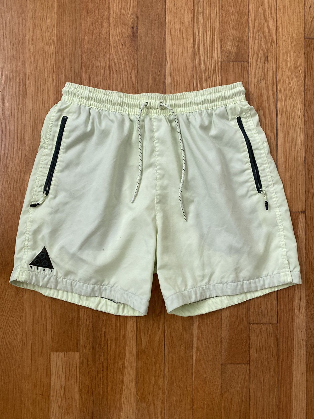 acg woven shorts