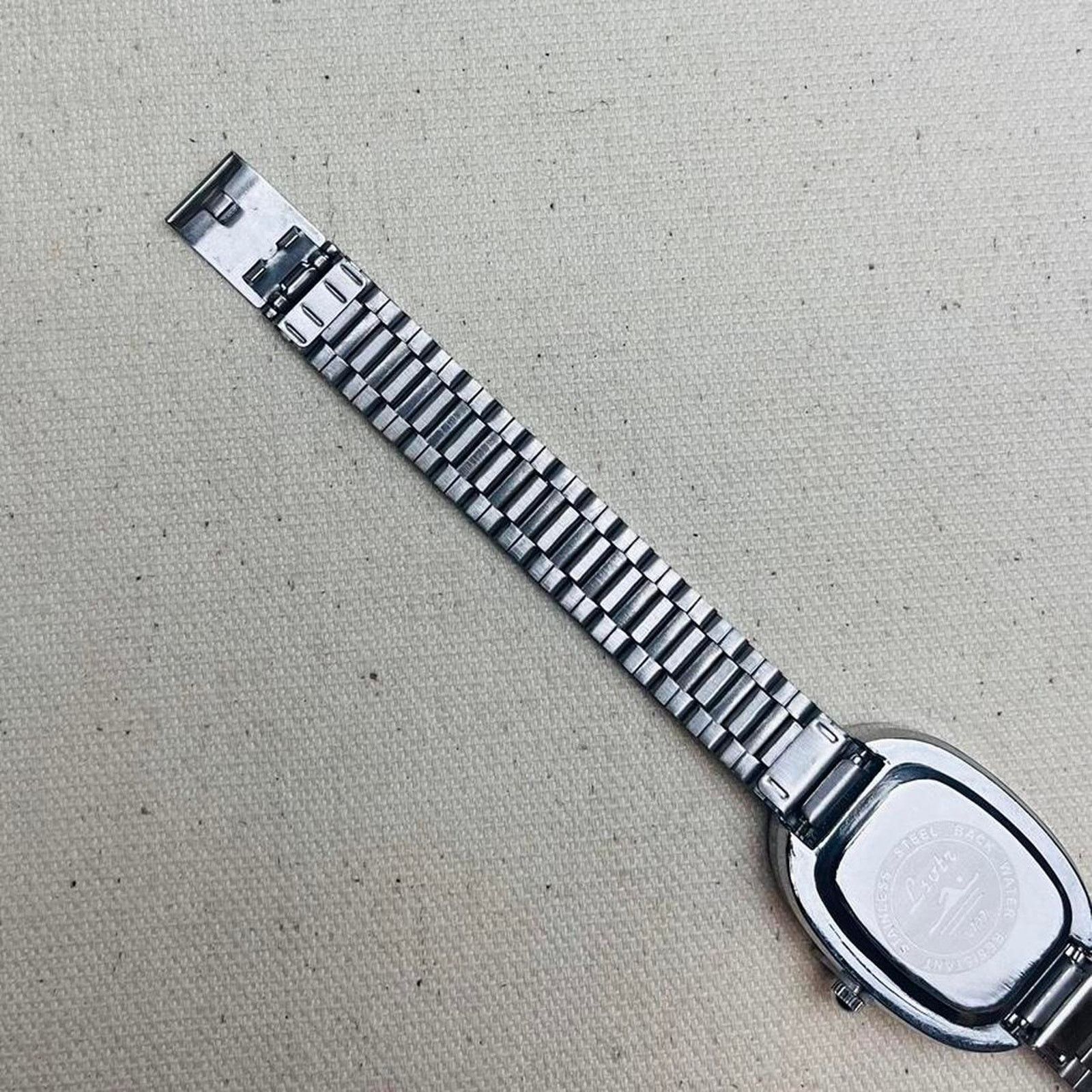 Vintage 2000s vintage style square stainless steel luxury watch Size ONE SIZE - 4 Thumbnail