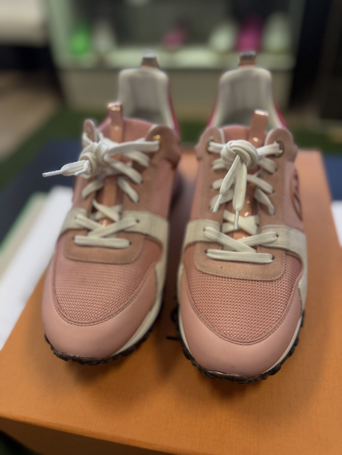 Louis Vuitton Louis Vuitton Women’s Pink Low Top Sneakers 38/8US Size US 8 / IT 38 - 11 Thumbnail