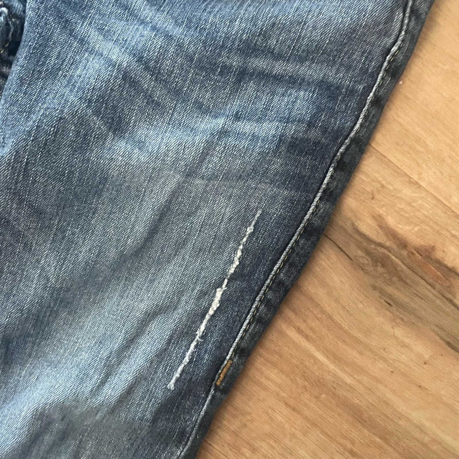 True Religion True Religion Straight Jeans size 28 studded logo pockets Size 28" / US 6 / IT 42 - 4 Thumbnail