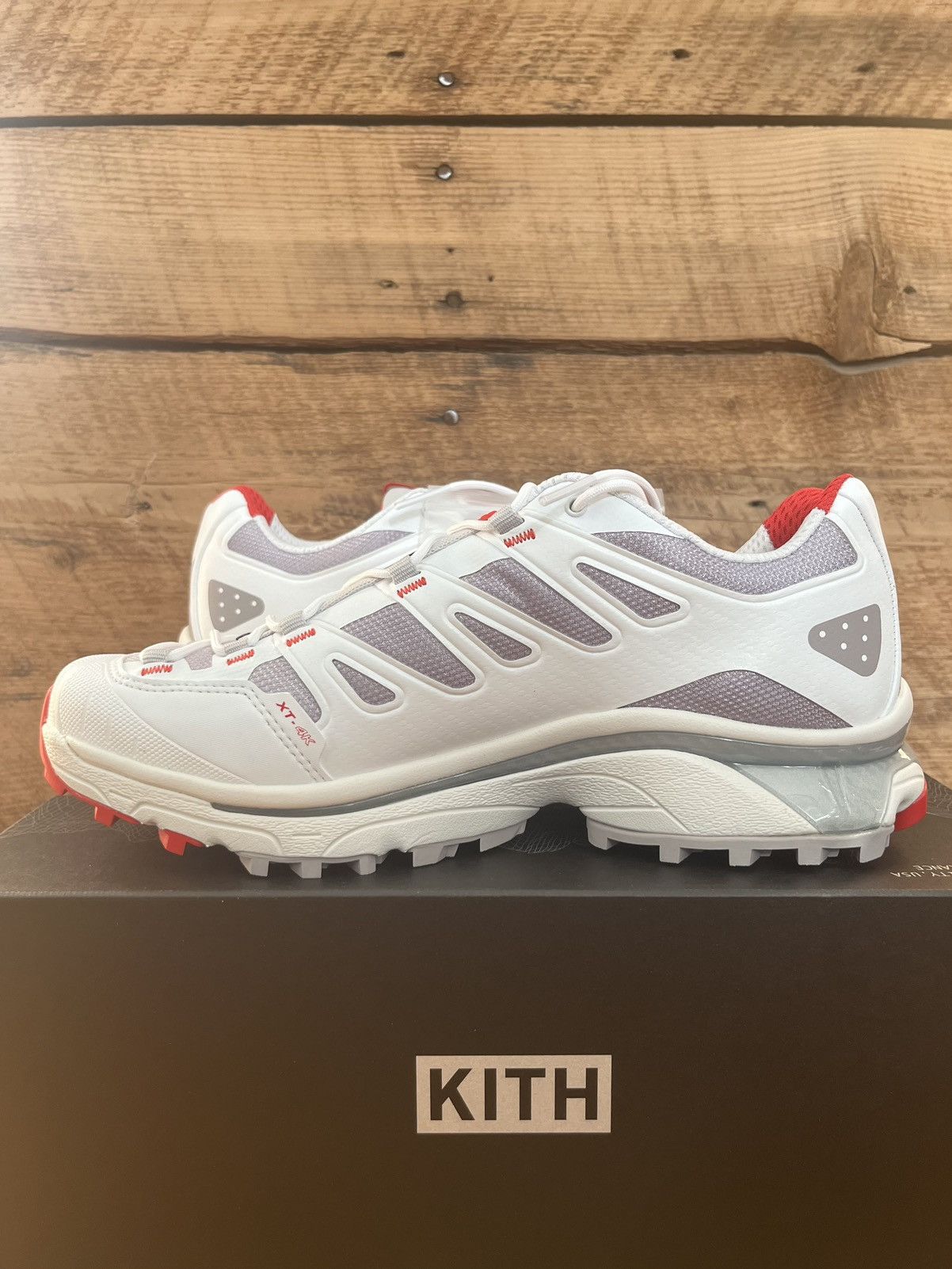 Kith × Salomon Salomon x Kith XT-4K Kithmas White Red L47771800 Size US 9.5 / EU 42-43 - 5 Thumbnail