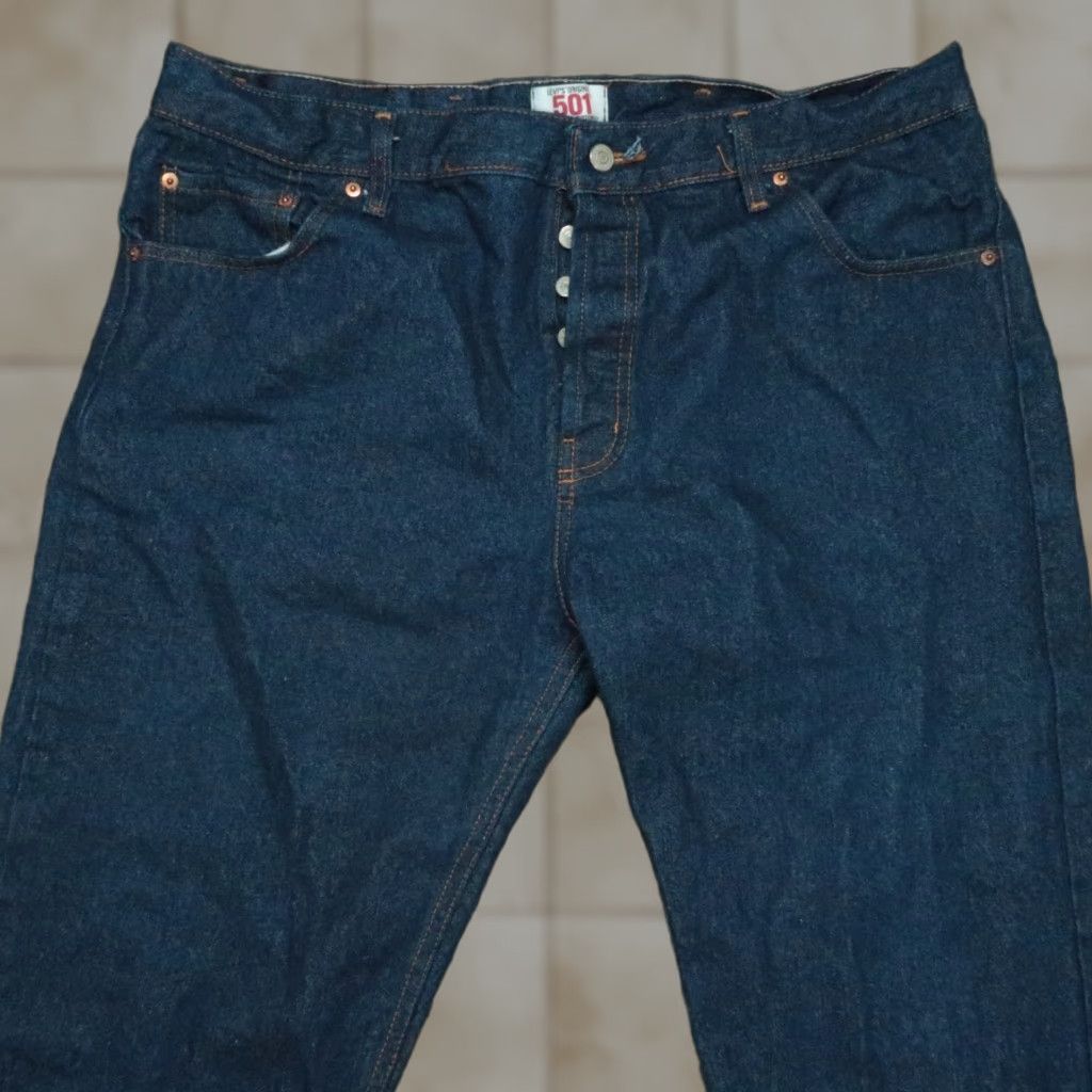 VINTAGE Levi's 501 Jeans Mens 40x31 Dark Blue Button Fly 5-Pocket Denim Cotton Regular Straight Blue Mens US 501 Series
