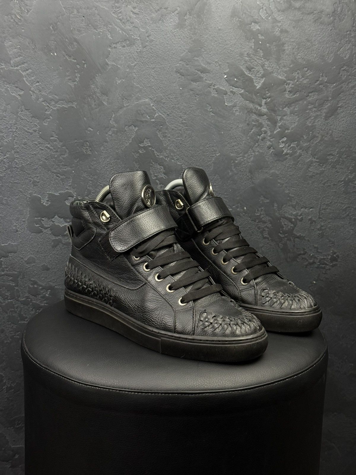 Versace Versace Black Leather Medallion High Top Sneakers Size 39 Size US 6.5 / EU 39-40 - 5 Thumbnail