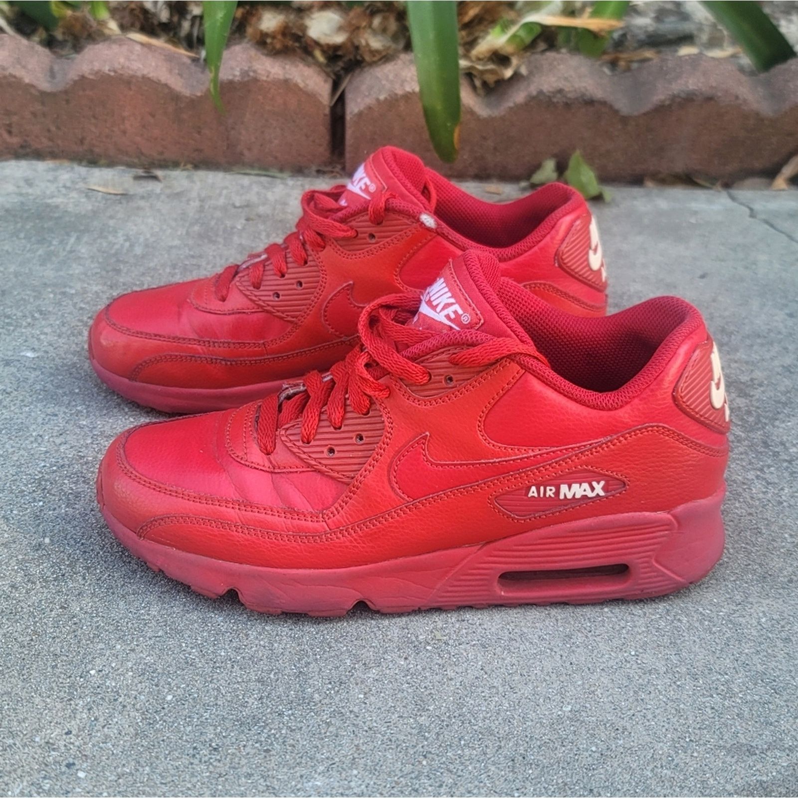 Nike Nike Air Max 90 Triple Red Running Trainer Shoes Size US 6.5 / EU 39-40 - 1 Thumbnail