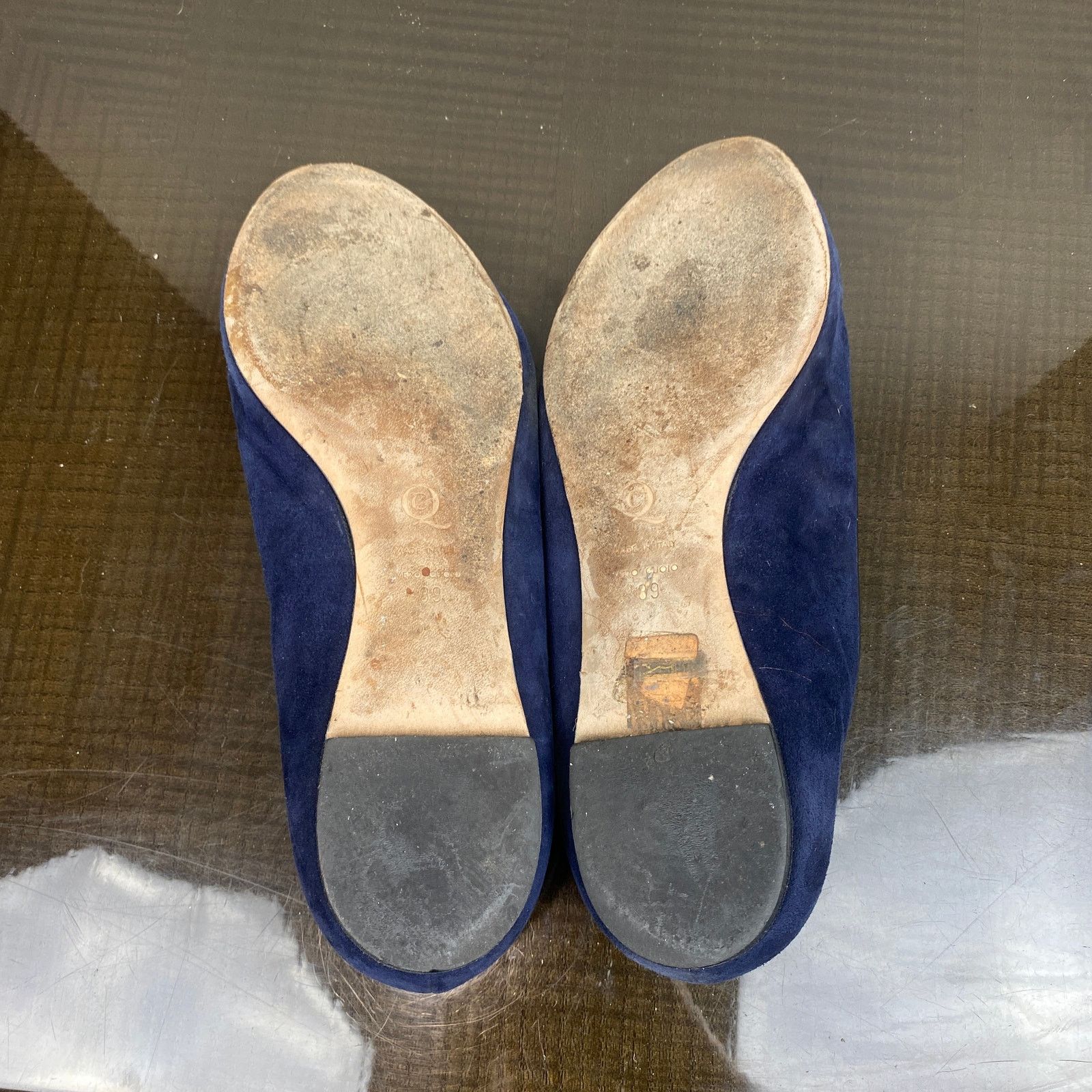 Alexander McQueen Alexander McQueen Suede Skull Loafers Flats Women's 39 US 9 Size US 9 / IT 39 - 8 Thumbnail