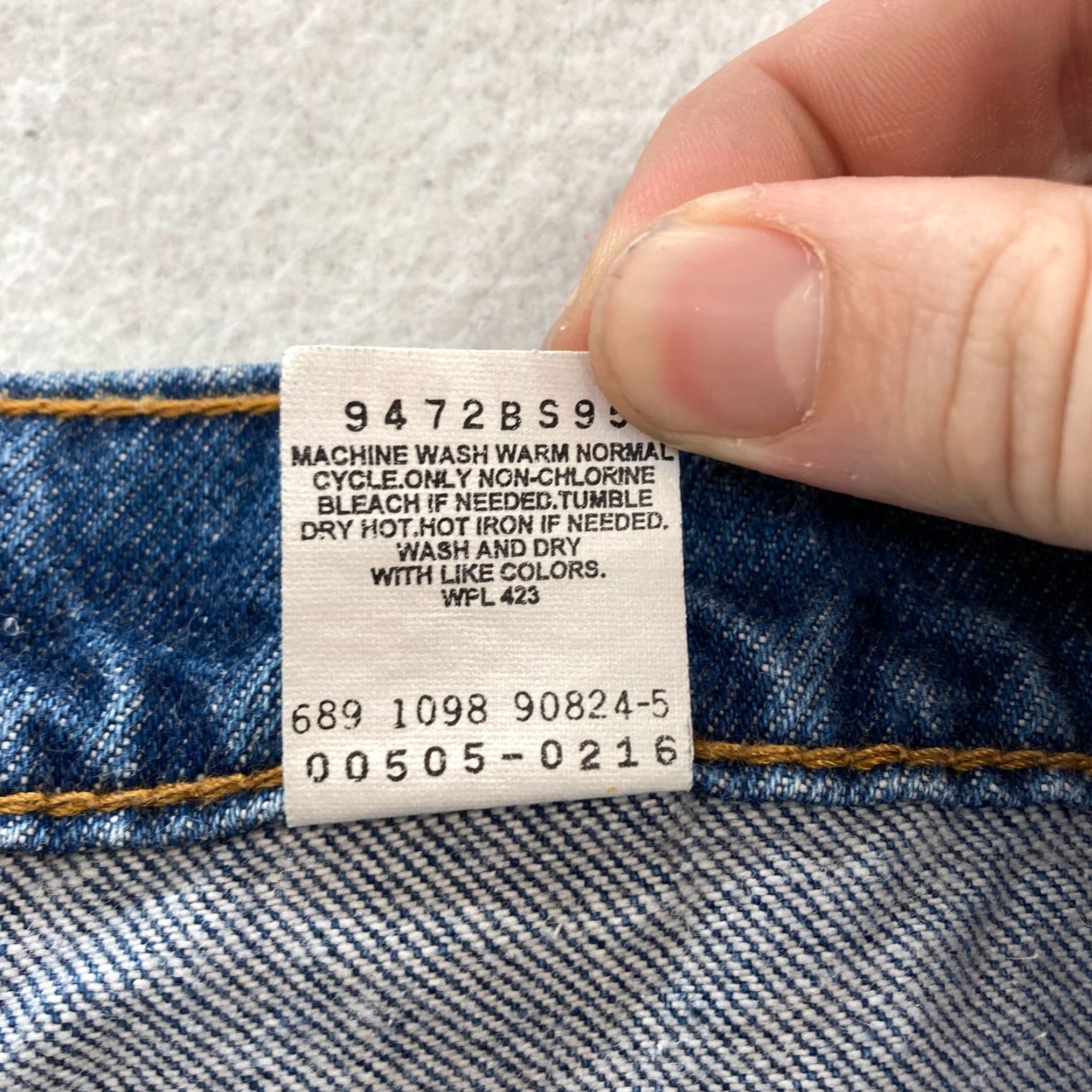 Levi's VINTAGE Levi's 505 Jeans Mens 40x27 Regular Fit Straight Leg Blue Denim 1998 90s Size US 40 / EU 56 - 5 Thumbnail