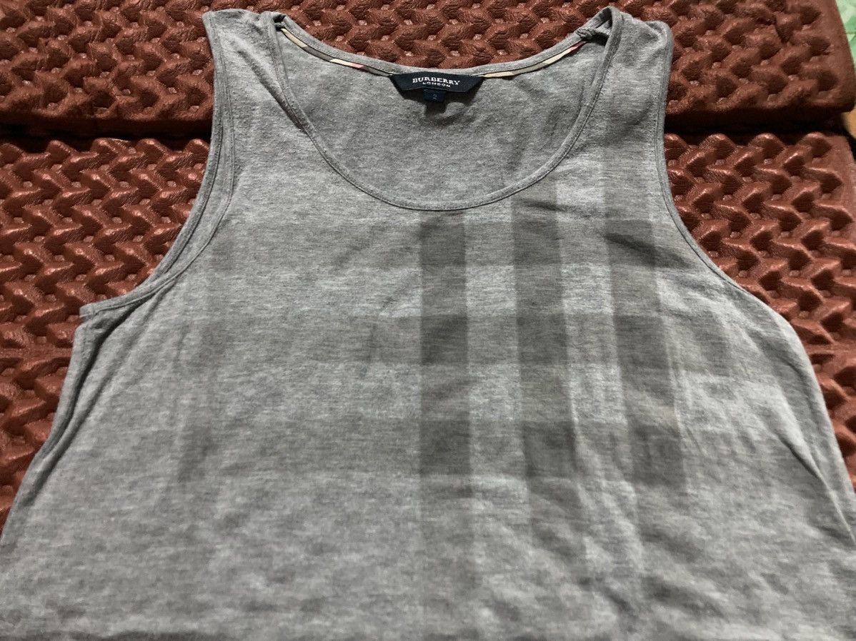 Burberry Burberry blur Label Vest Woman Size S / US 4 / IT 40 - 2 Thumbnail