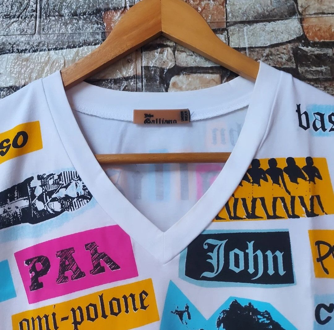John Galliano John Galliano Allover Print Vneck Tshirt Size M / US 6-8 / IT 42-44 - 5 Thumbnail
