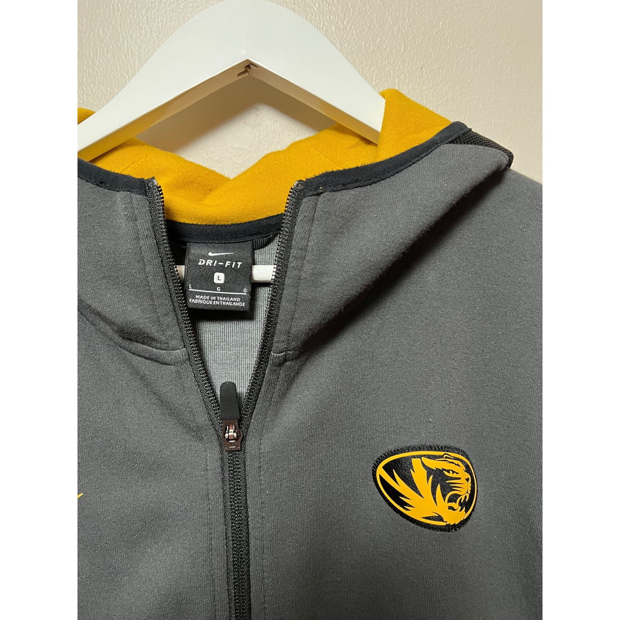 Nike Nike Team Issue Missouri Tigers Full Zip Hoodie - Size L Size US L / EU 52-54 / 3 - 2 Thumbnail
