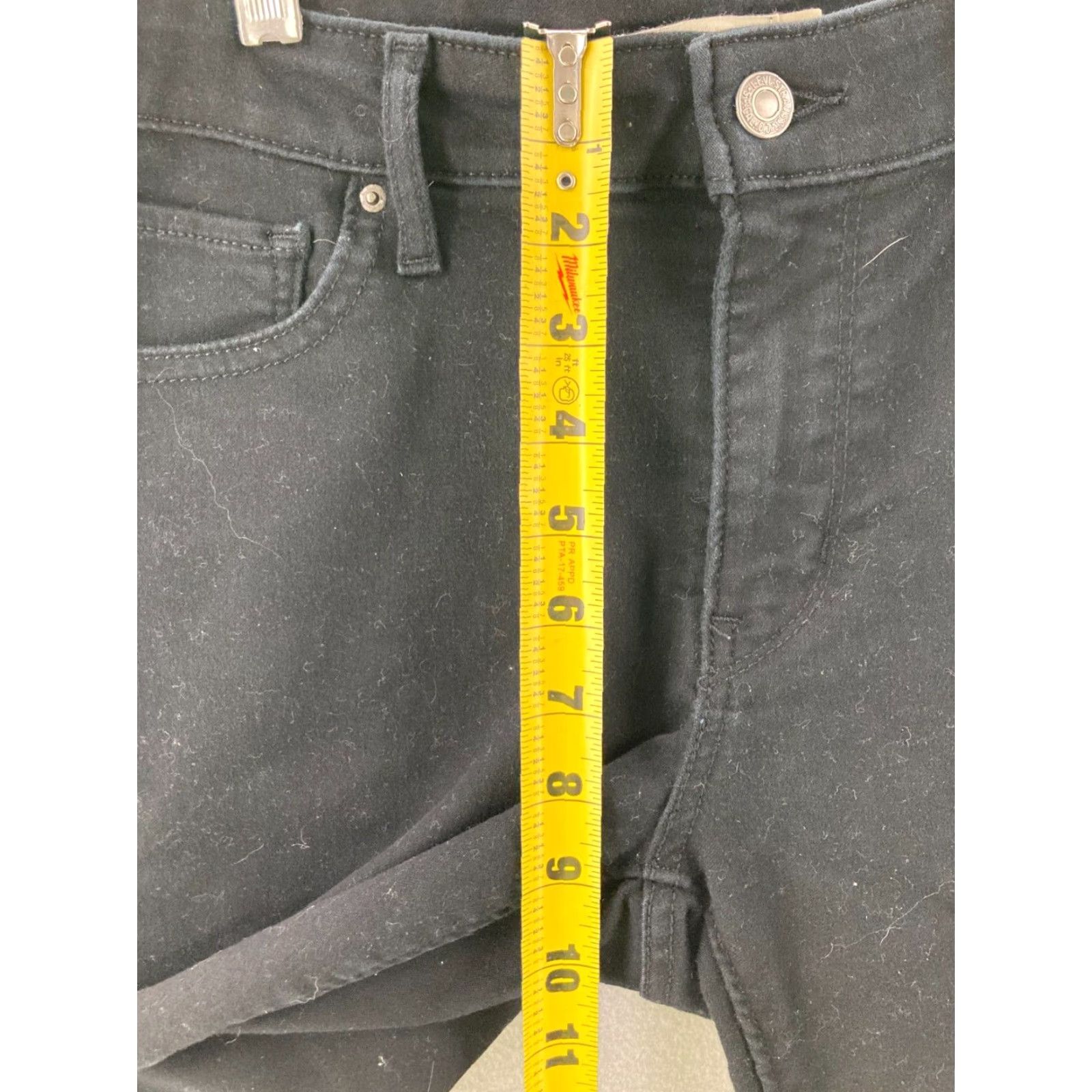 Levi's Levi's 711 Skinny Jeans Womens 32x30 Black Denim Jeans Slim Mid Rise Cotton Blend Regular Color Black 711 Skinny Womens Jeans 32x30 Black Levi's Size 24" / US 00 / IT 34 - 4 Thumbnail