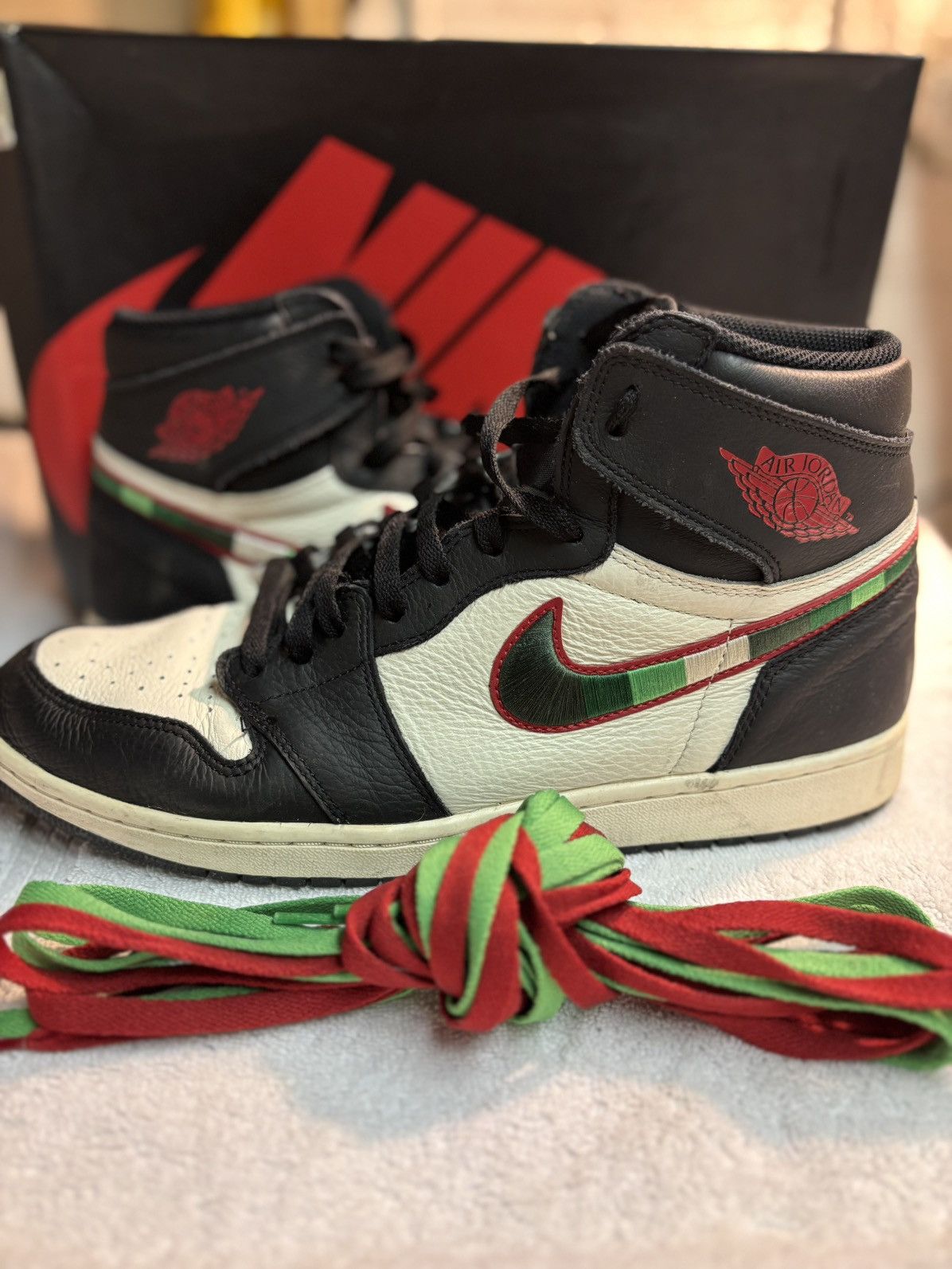 Jordan Brand × Nike Jordan 1 Retro High Sports Illustrated (A Star Is Born) Size US 13 / EU 46 - 2 Thumbnail