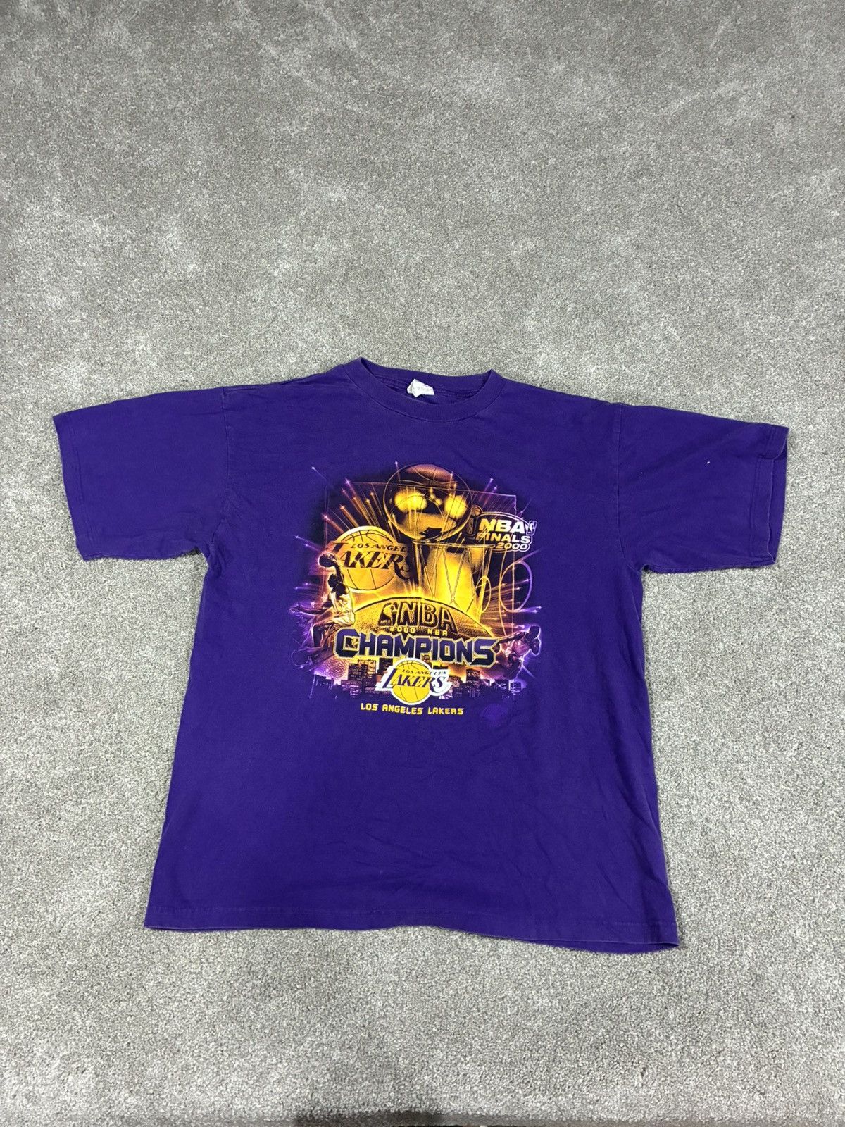 Other 2000 NBA Finals Champions Lakers T-Shirt • Shaq & Kobe XL Size US XL / EU 56 / 4 - 2 Thumbnail