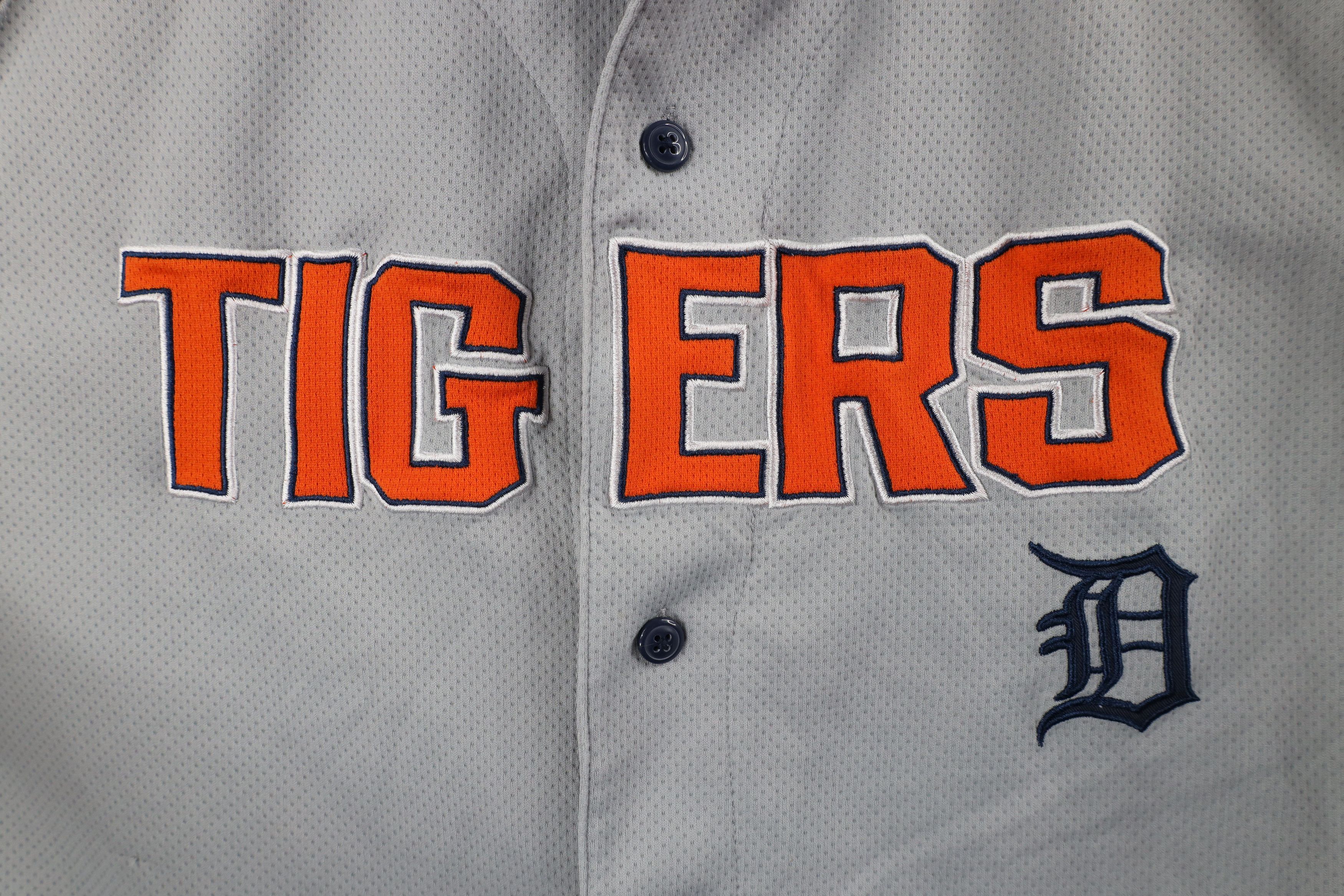 Vintage Vintage Spell Out Detroit Tigers Baseball Jersey Gray Size US XL / EU 56 / 4 - 4 Thumbnail