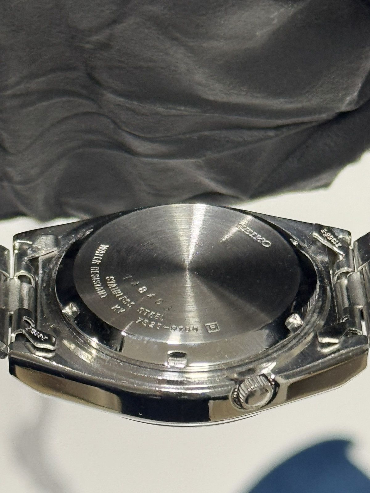 Seiko Vintage Seiko 5 7S26-8760 ‘Red Ticker’ Size 38 - 20 Thumbnail