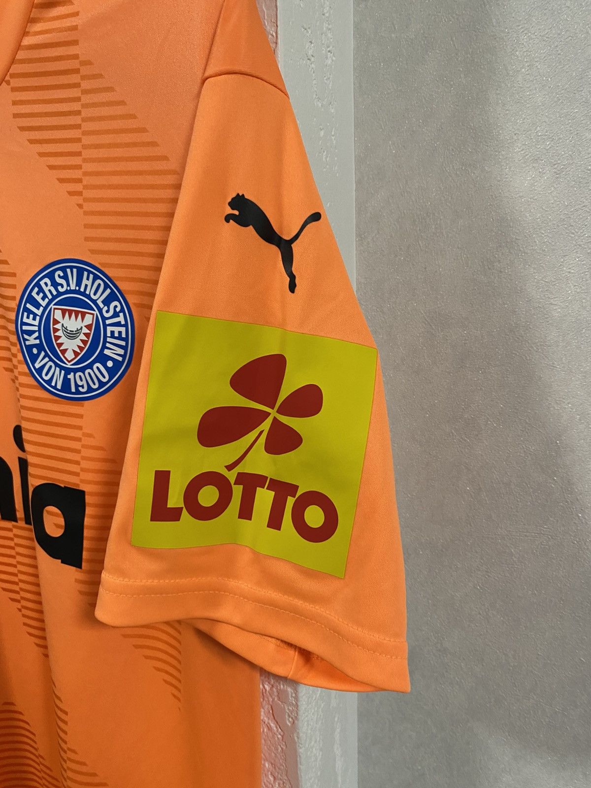 Puma Holstein Kiel 2022 2023 GK Kit Soccer Jersey Size US M / EU 48-50 / 2 - 4 Thumbnail