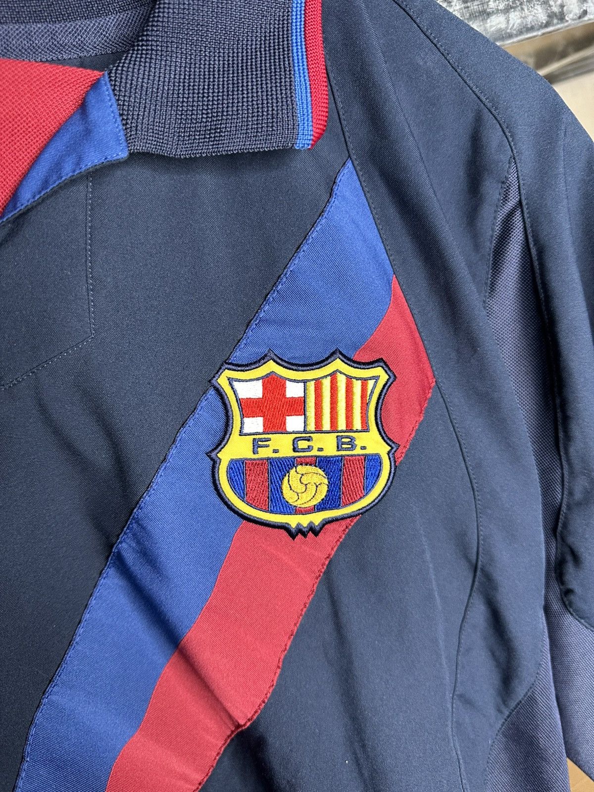 Nike #17 Mendieta Barcelona 2002/03/04 Nike Jersey Football Shirt Size US XL / EU 56 / 4 - 6 Thumbnail