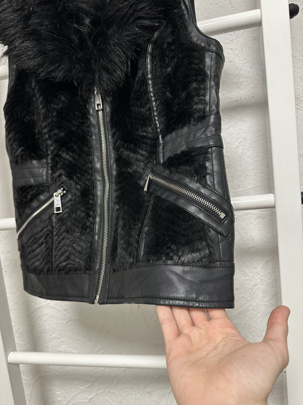 Guess Guess Women’s Black Vest , Avant-Garde Style, Size S Size S / US 4 / IT 40 - 3 Thumbnail