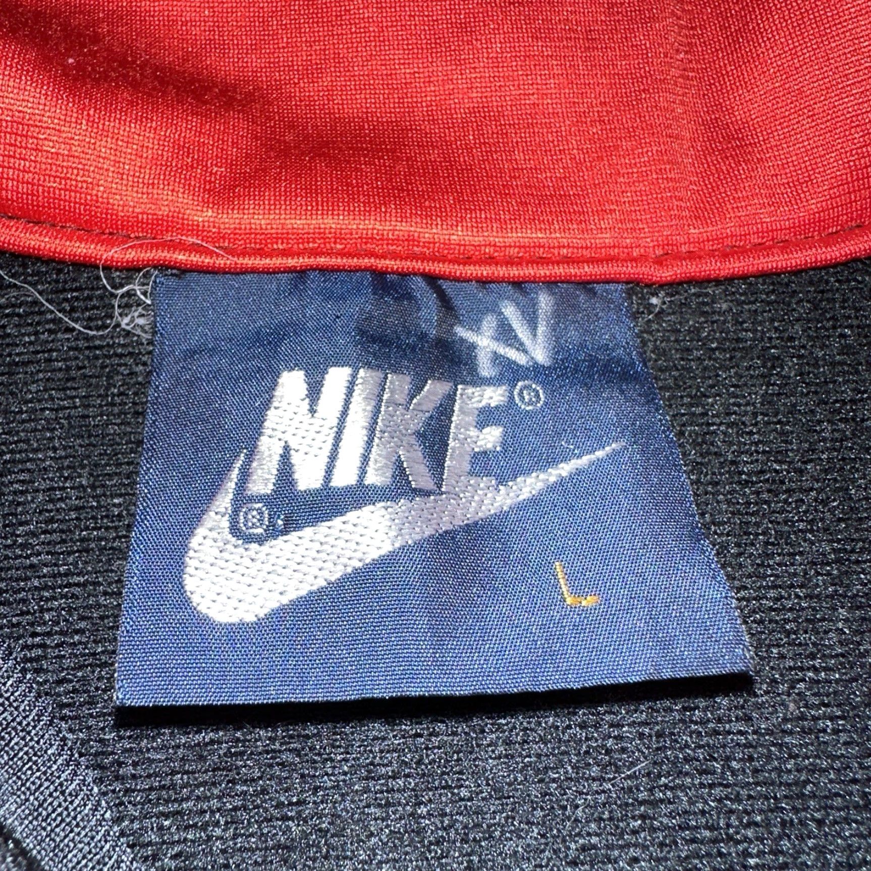 Nike VINTAGE Nike 1985 Air Jordan Jacket Bred Chicago L Black Red Poly Zip Track jacket Mens Size US L / EU 52-54 / 3 - 3 Thumbnail