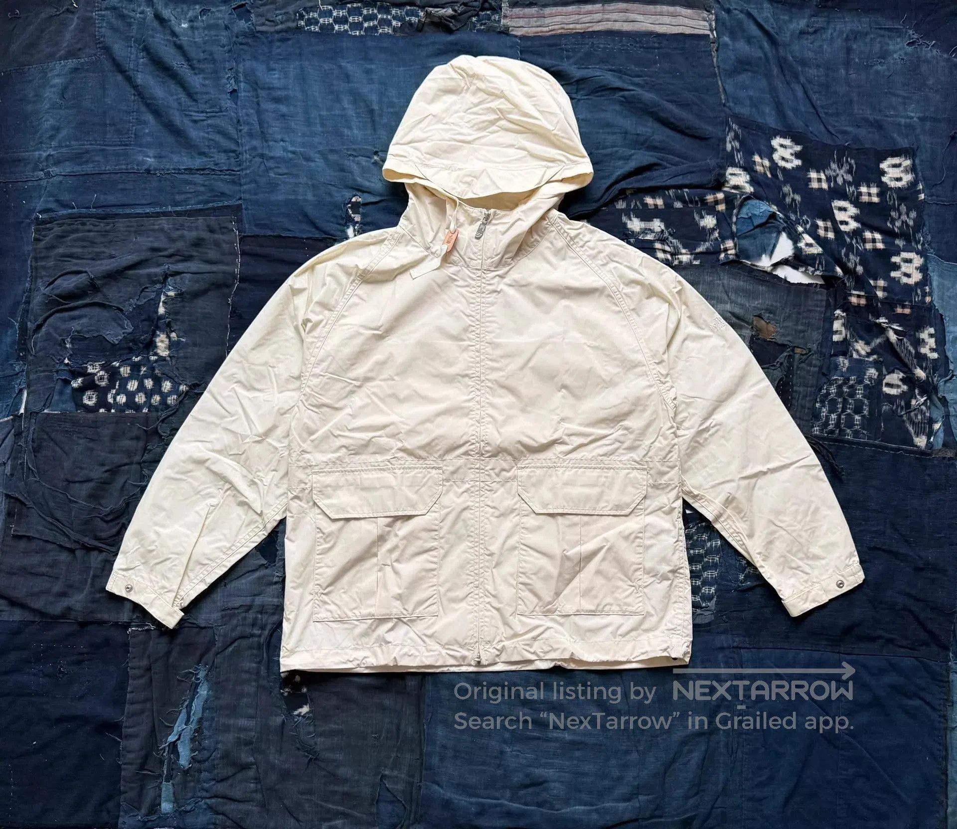 The North Face Beige Hooded Light Jacket Size L. Size US L / EU 52-54 / 3 - 1 Thumbnail