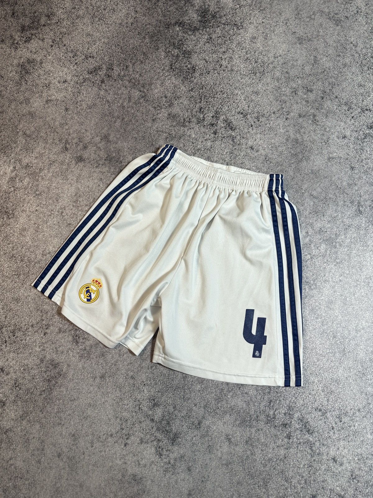 Adidas Vintage Adidas Real Madrid 4 Shorts Rare Streetwear Soccer S Size US 30 / EU 46 - 1 Thumbnail