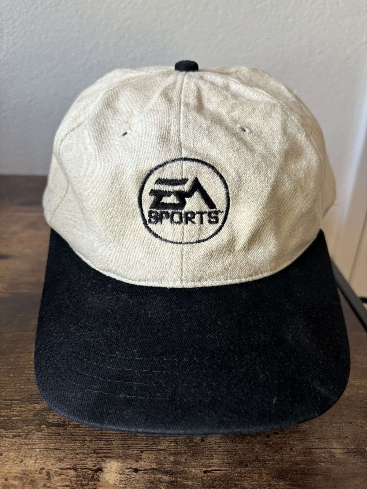 Vintage 90s EA Sports embroidered beige, and black hat Size ONE SIZE - 1 Thumbnail