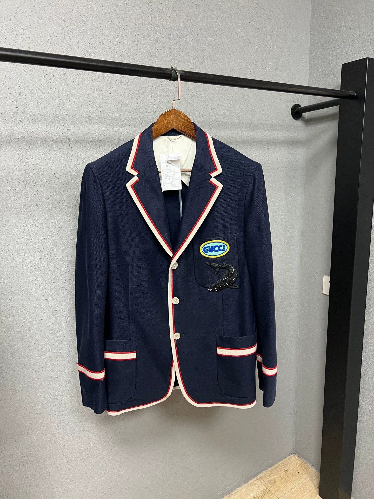 Gucci gucci学院风鲨鱼刺绣西装48 Size US L / EU 52-54 / 3 - 1 Thumbnail