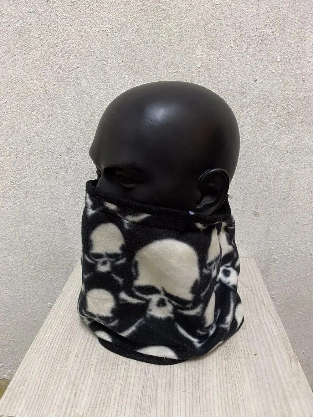 Japanese Brand Japanese Brand Skulls Reversible Neck Warmer/ Beanie Hat Size ONE SIZE - 2 Thumbnail